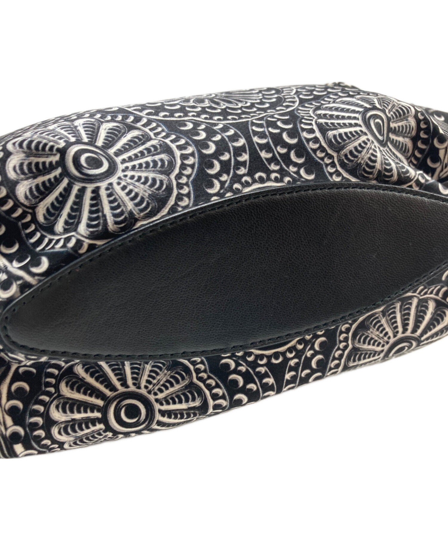 未使用級ALEXANDER McQUEEN アレキサンダー マンタクラッチバック 中古・古着通販】ALEXANDER McQUEEN (アレキサンダーマックイーン