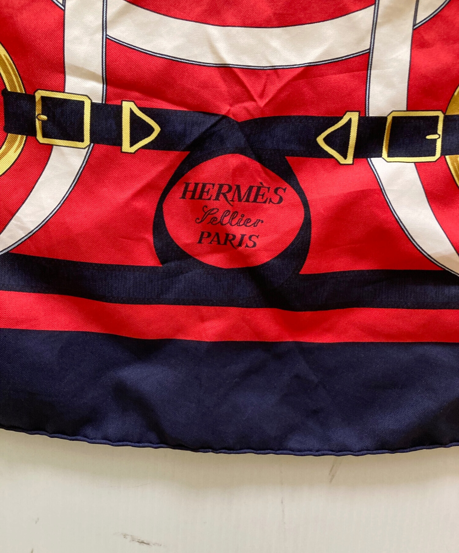 J329 新品未使用 エルメス シルク100% スカーフ レッド レディース 中古・古着通販】HERMES (エルメス) シルクスカーフ レッド×ネイビー