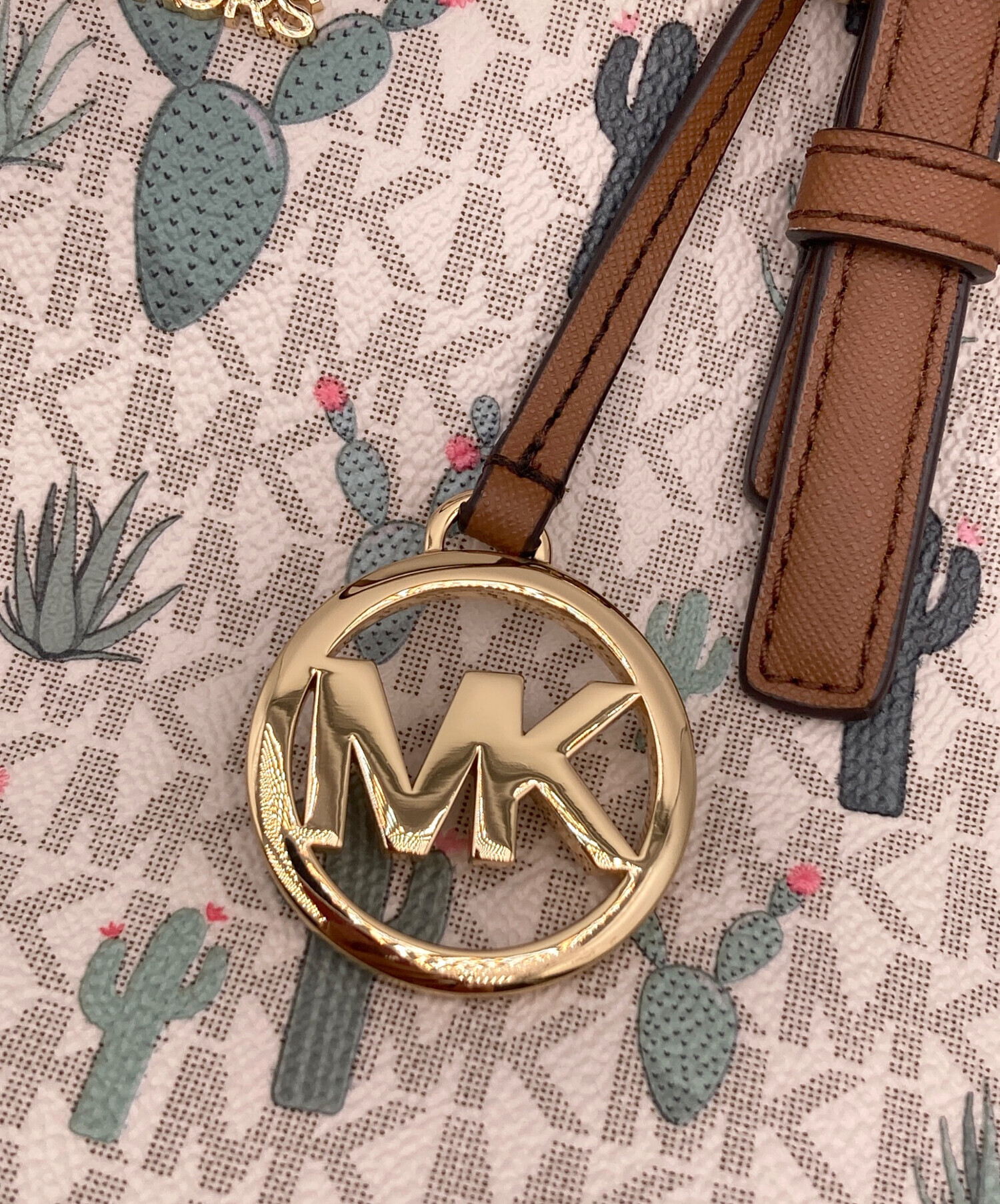 新品、未使用！MICHAEL KORS 編み込みベルト トートバッグ 中古・古着通販】MICHAEL KORS (マイケル・コース) 総柄PVCトート