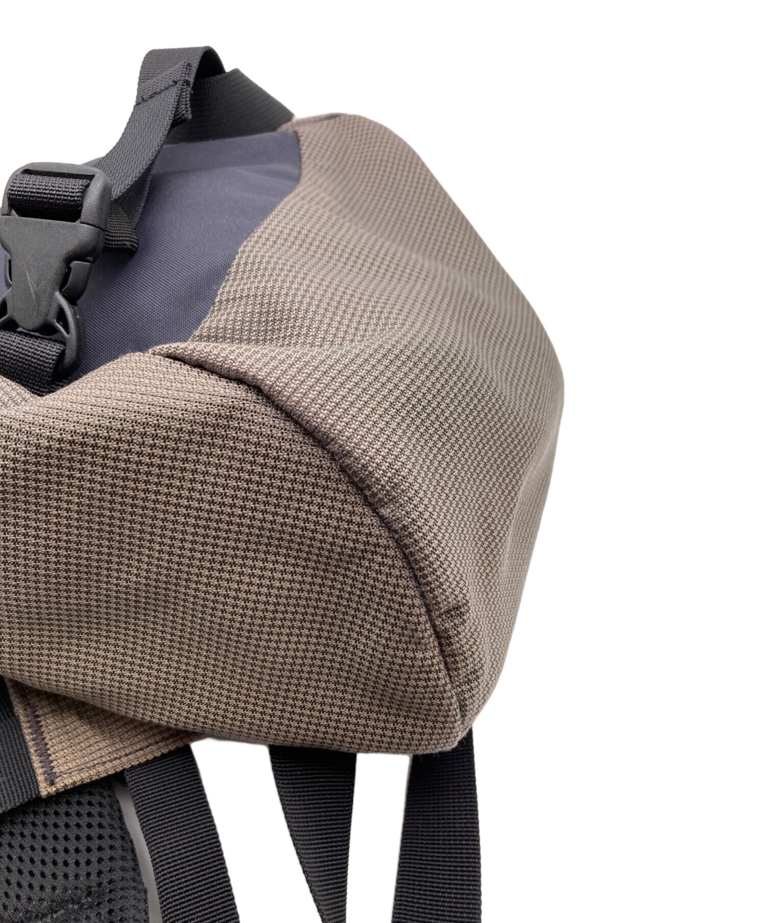 中古・古着通販】Patagonia (パタゴニア) スクラムパック カーキ