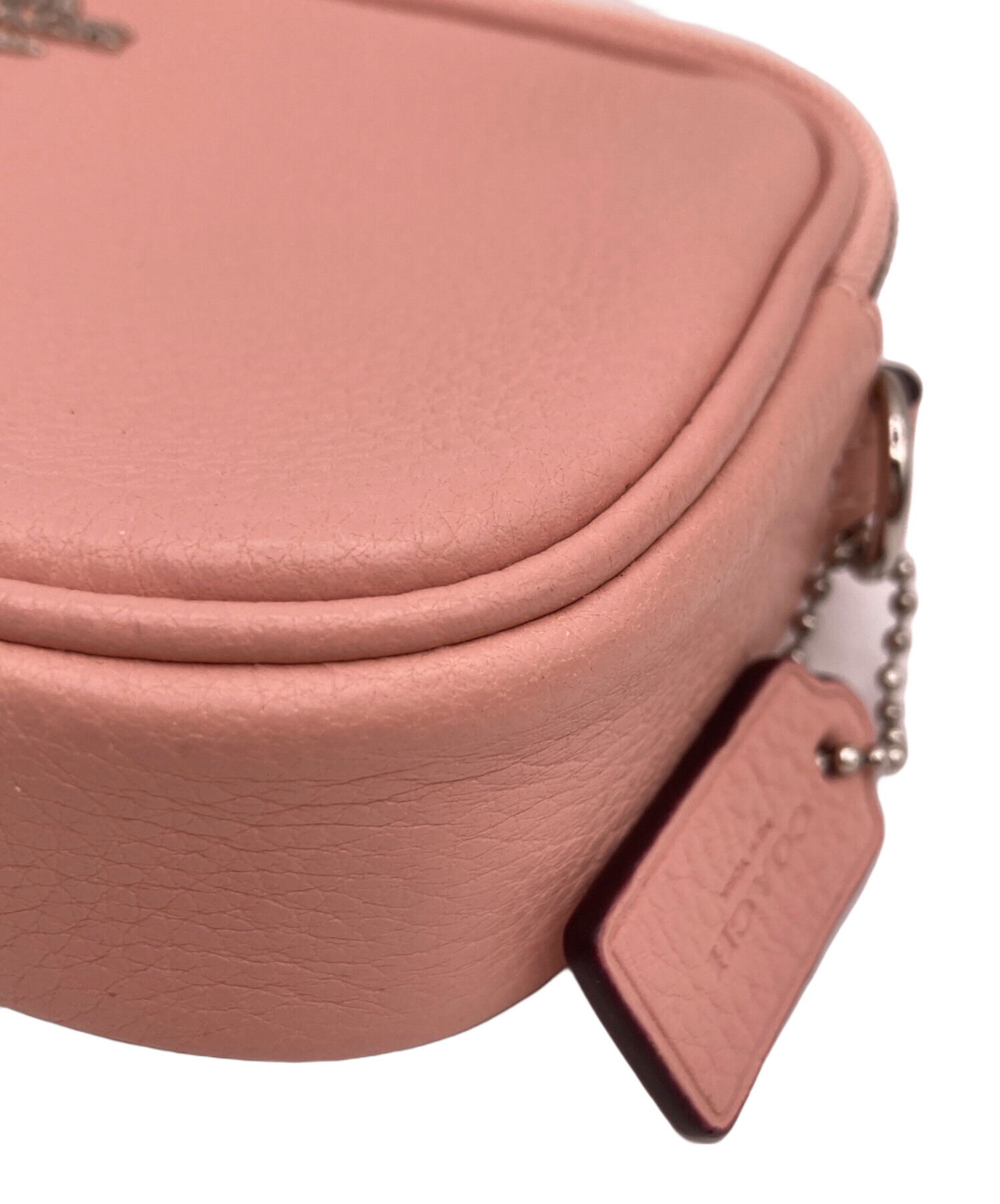 お値下げ中新品、未使用COACH ショルダーバッグ ピンク/ホワイト 中古・古着通販】COACH (コーチ) チェーンショルダーバッグ ピンク