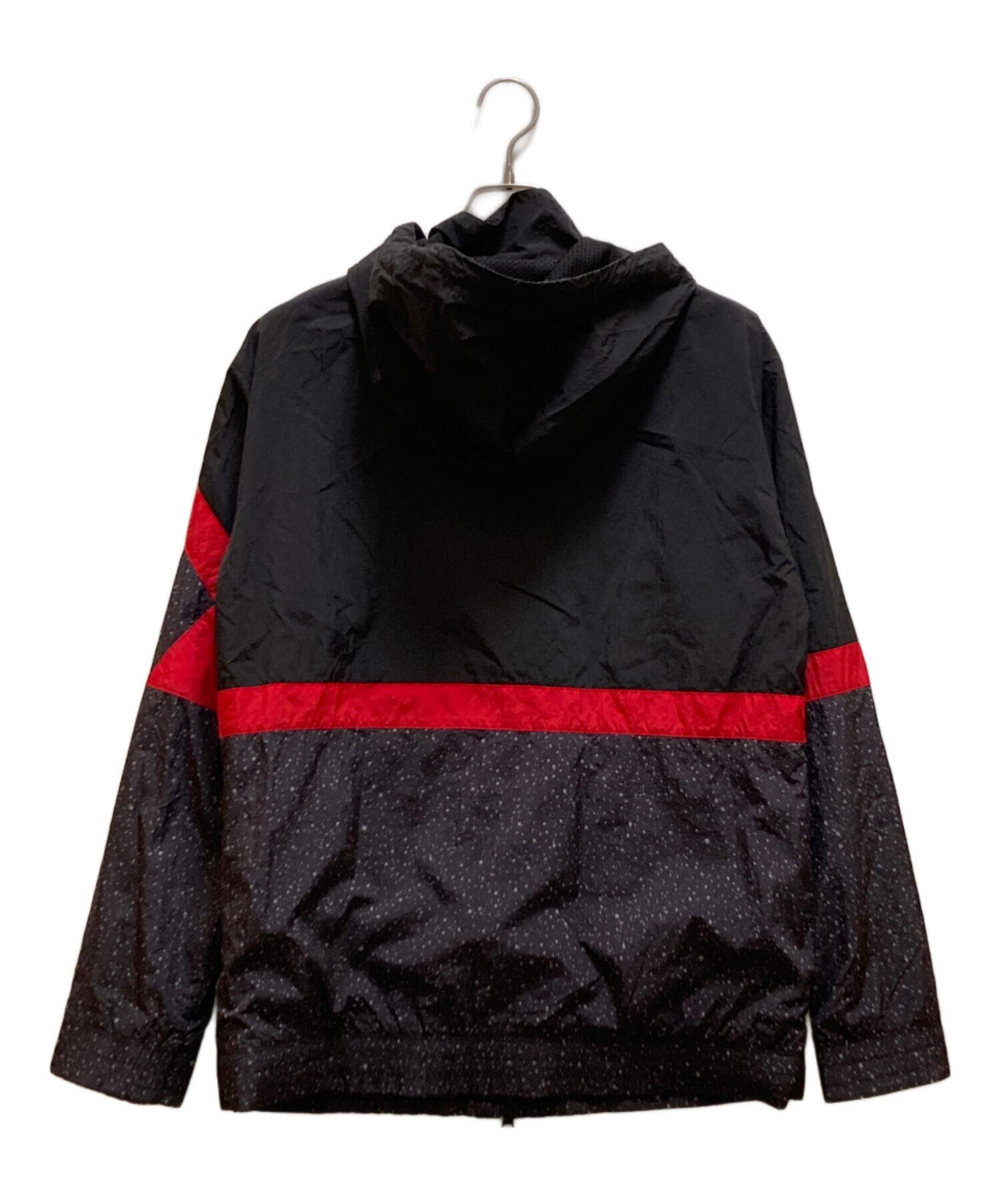 Jordan ナイロンジャケット 黒/赤 中古・古着通販】JORDAN (ジョーダン) ナイロンジャケット ブラック