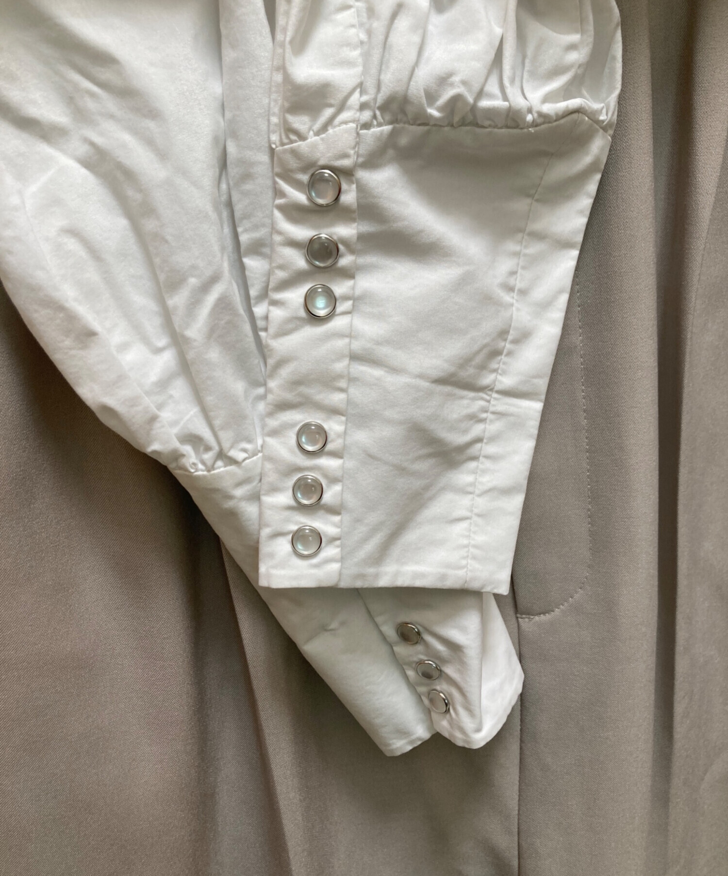 中古・古着通販】Ameri (アメリ) SHIRT DOCKING COMBINAISON ベージュ
