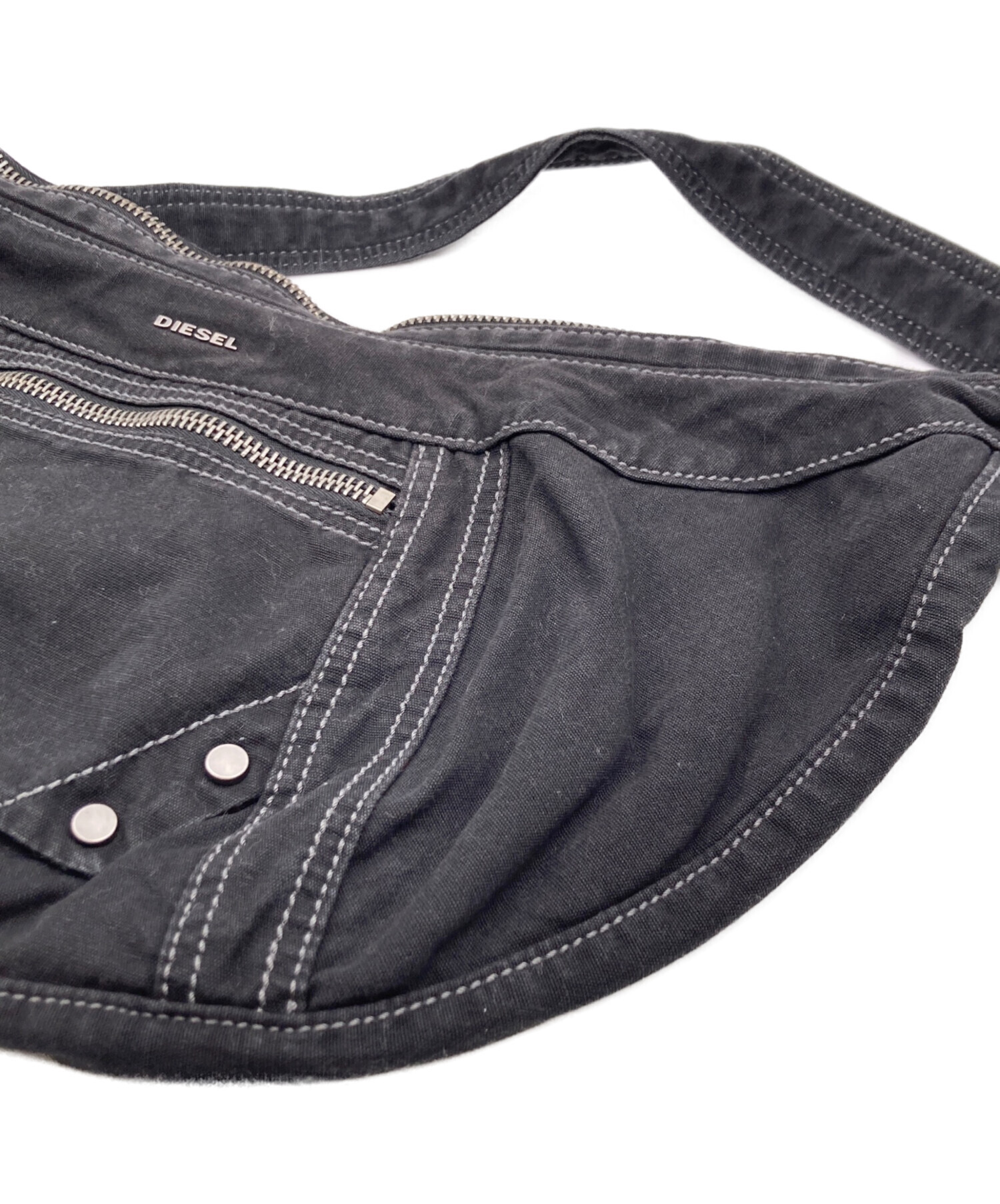 中古・古着通販】DIESEL (ディーゼル) 三日月型ショルダーバッグ