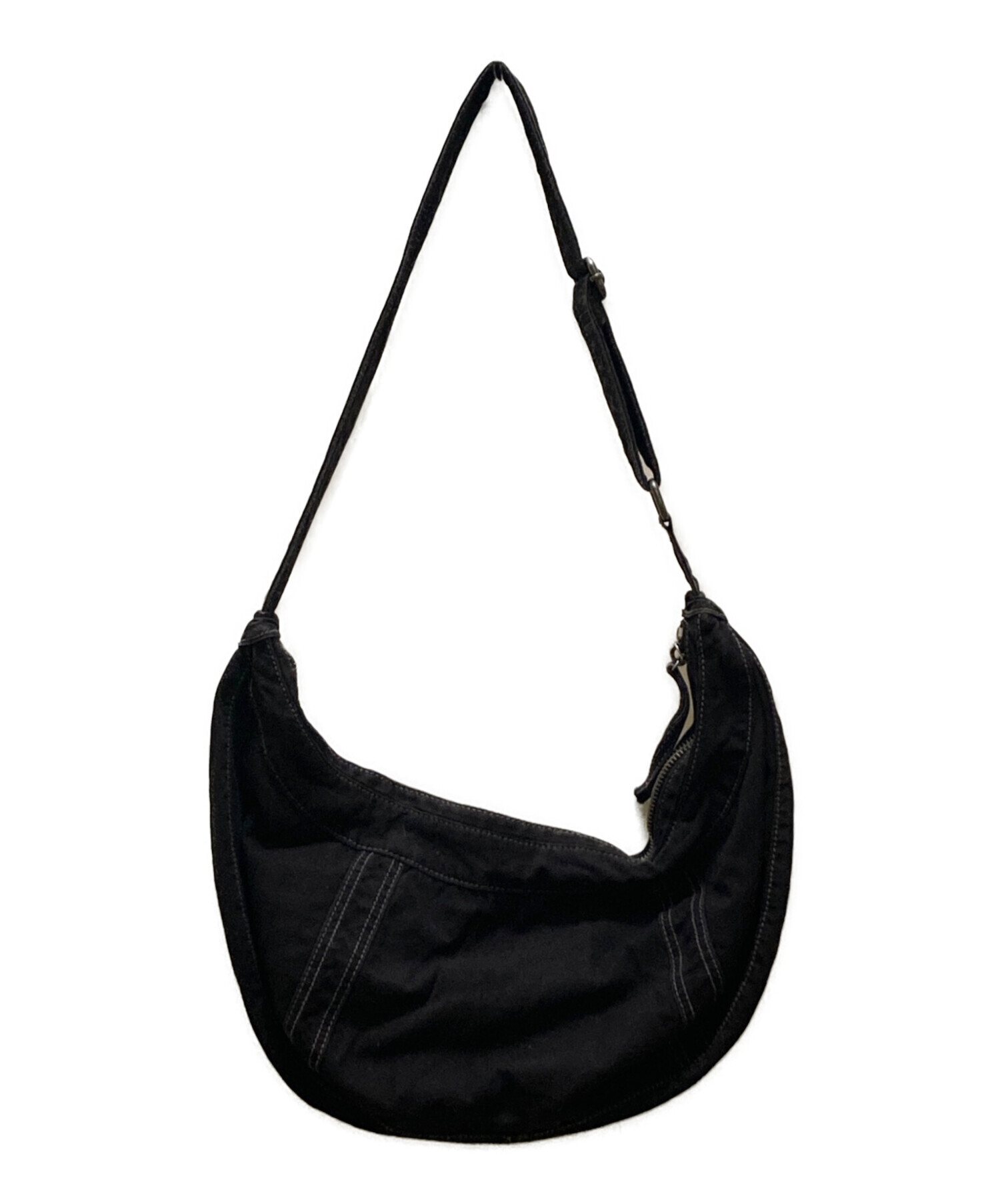 DIESEL ショルダーバッグ・黒・三日月型 中古・古着通販】DIESEL (ディーゼル) 三日月型ショルダーバッグ
