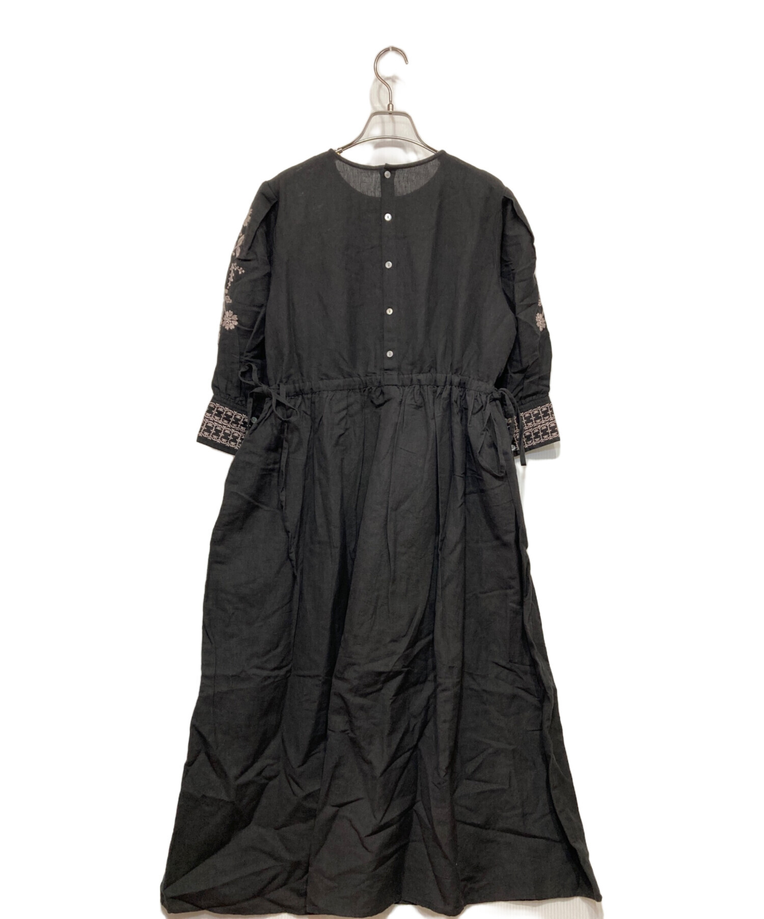 【美品】TSUHARU ツハルバイサマンサモスモス モチーフ刺繍ワンピース 黒 TSUHARU ツハルバイサマンサモスモス モチーフ刺繍ワンピース 黒 ツ