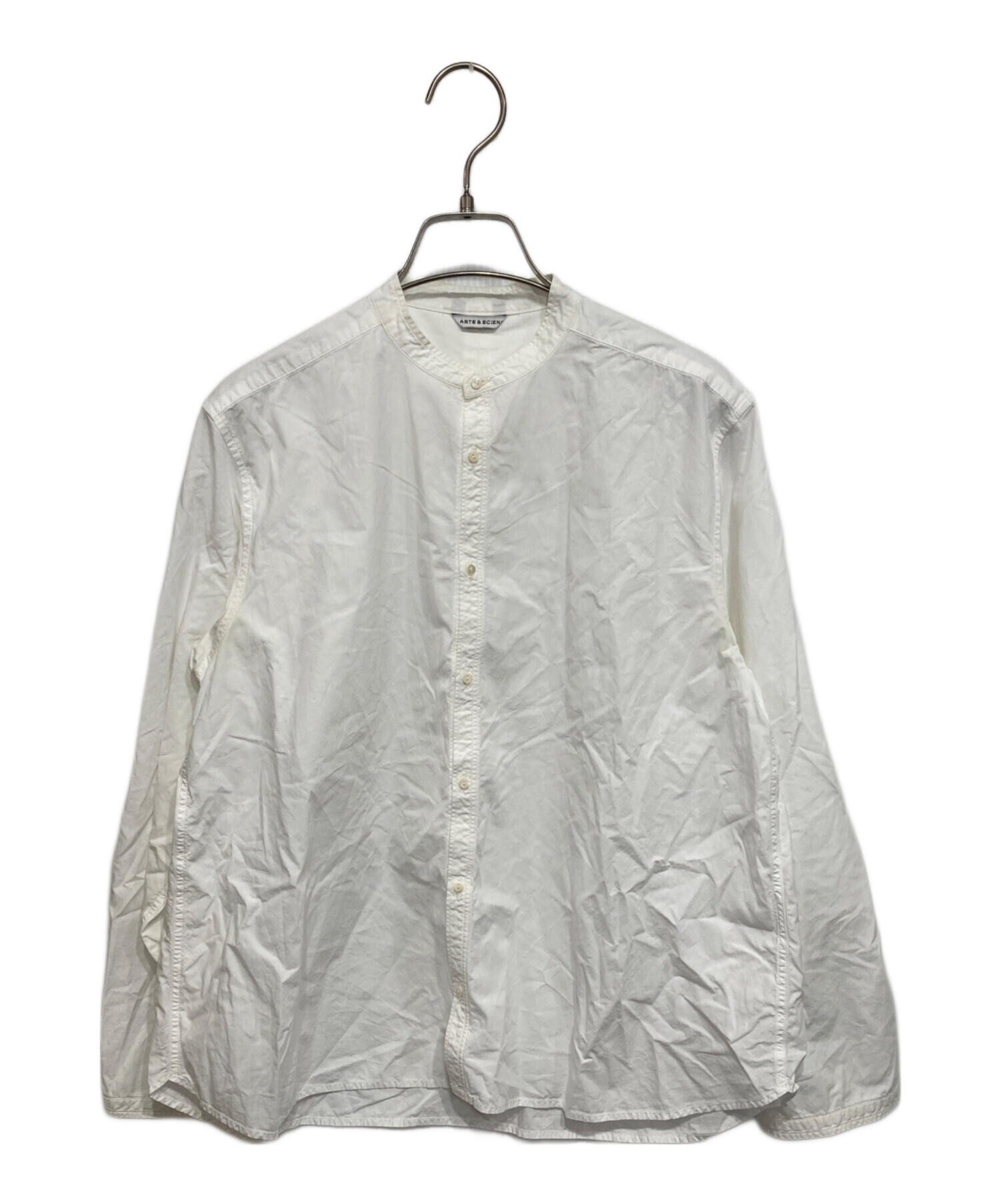 【美品】アーツアンドサイエンス　バンドカラー　長袖シャツ　ブラウス　ホワイト 中古・古着通販】ARTS&SCIENCE (アーツアンドサイエンス) バンドカラー