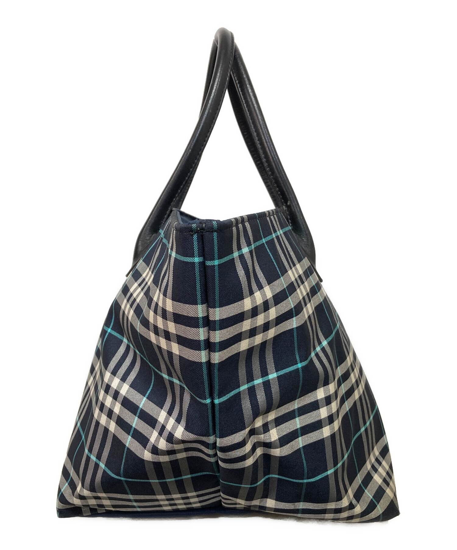 【美品】Burberry ネイビー 舟型　トートバック　ノバチェック柄 ☆ Burberry ☆ ネイビー ナイロントートーバッグ ノバチェック 舟形