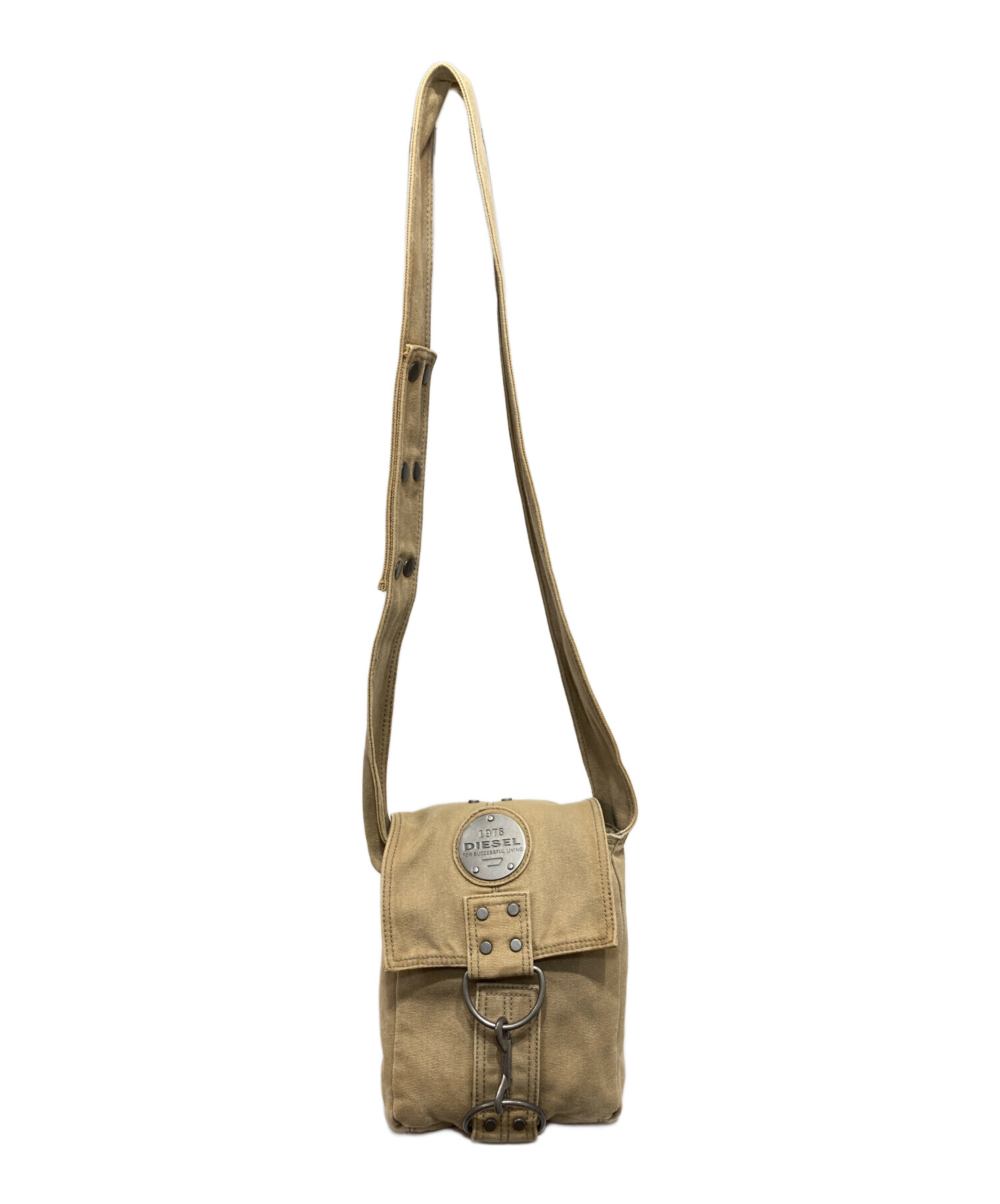DIESEL ベージュ ショルダーバッグ 中古・古着通販】DIESEL (ディーゼル) オールドロゴメタルショルダー