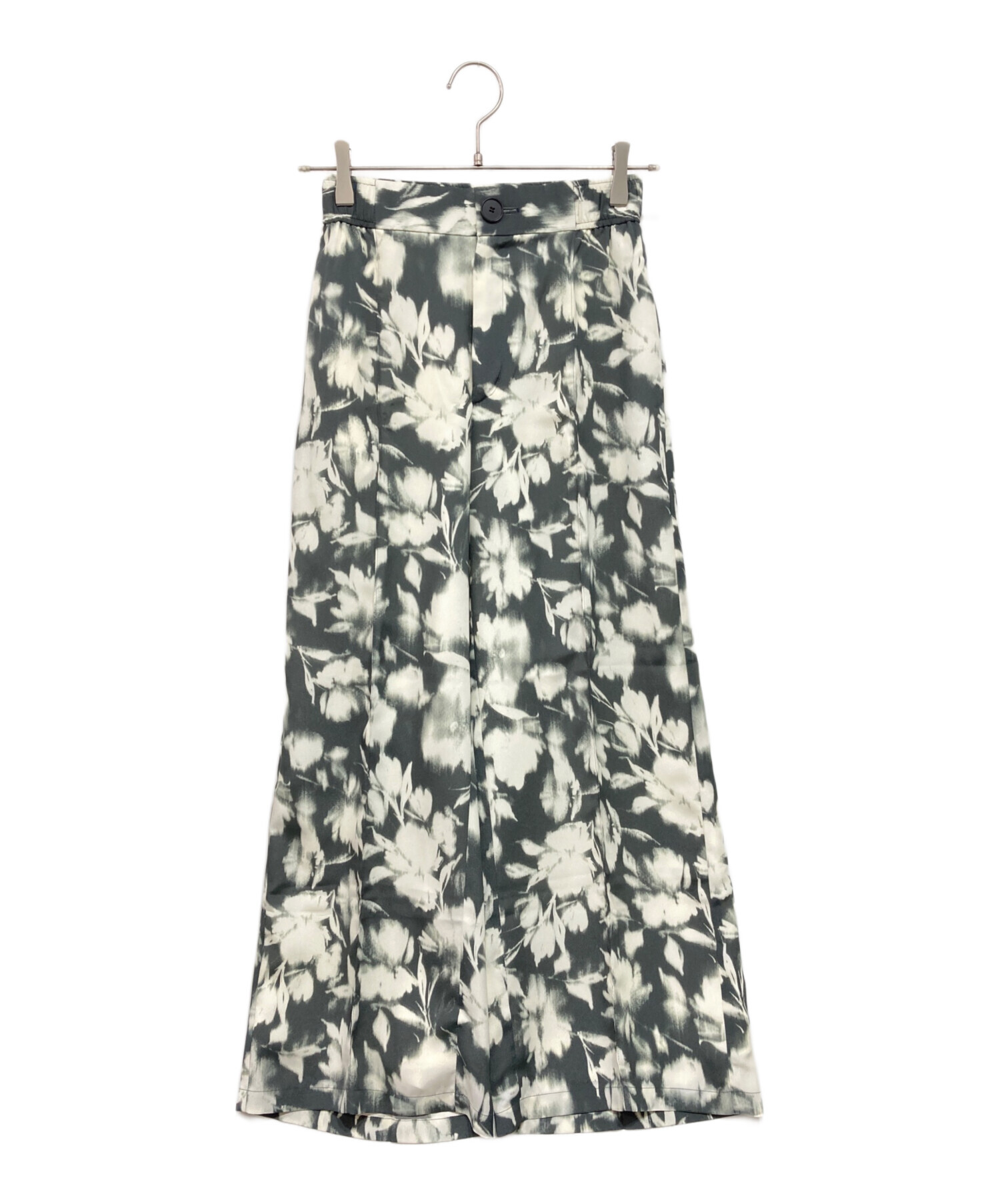 【新品】イエナ 掠りフラワー ピンタックストレートパンツ　34 中古・古着通販】IENA (イエナ) 掠りフラワー ピンタックストレート