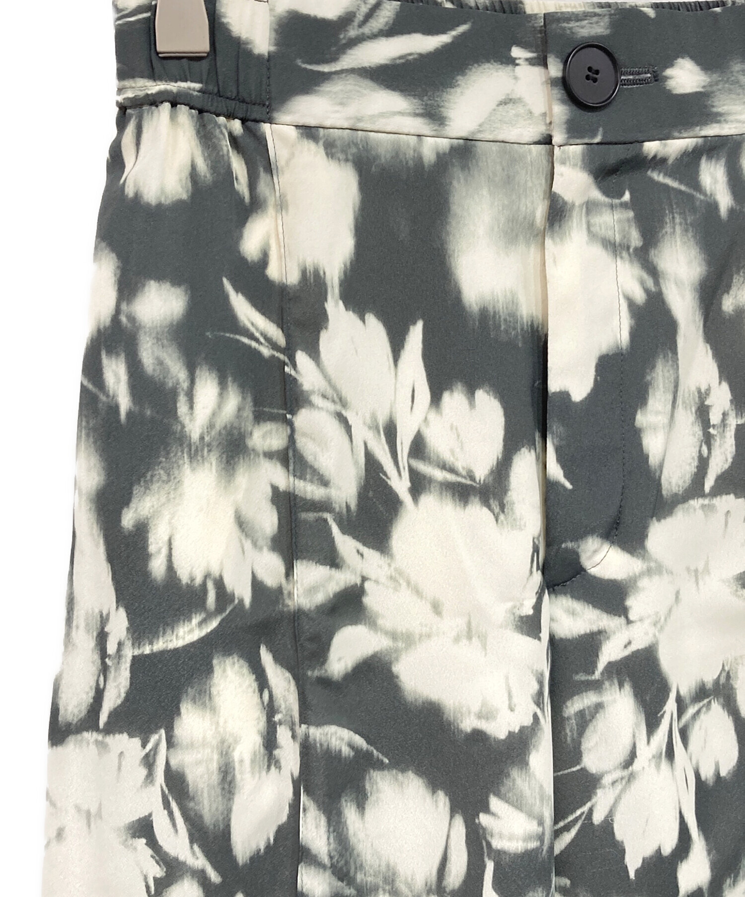 【新品】イエナ 掠りフラワー ピンタックストレートパンツ　34 中古・古着通販】IENA (イエナ) 掠りフラワー ピンタックストレート