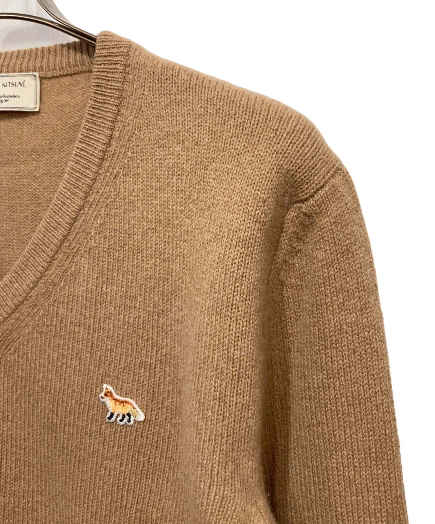 中古・古着通販】maison kitsune (メゾンキツネ) Vネックウールニット 