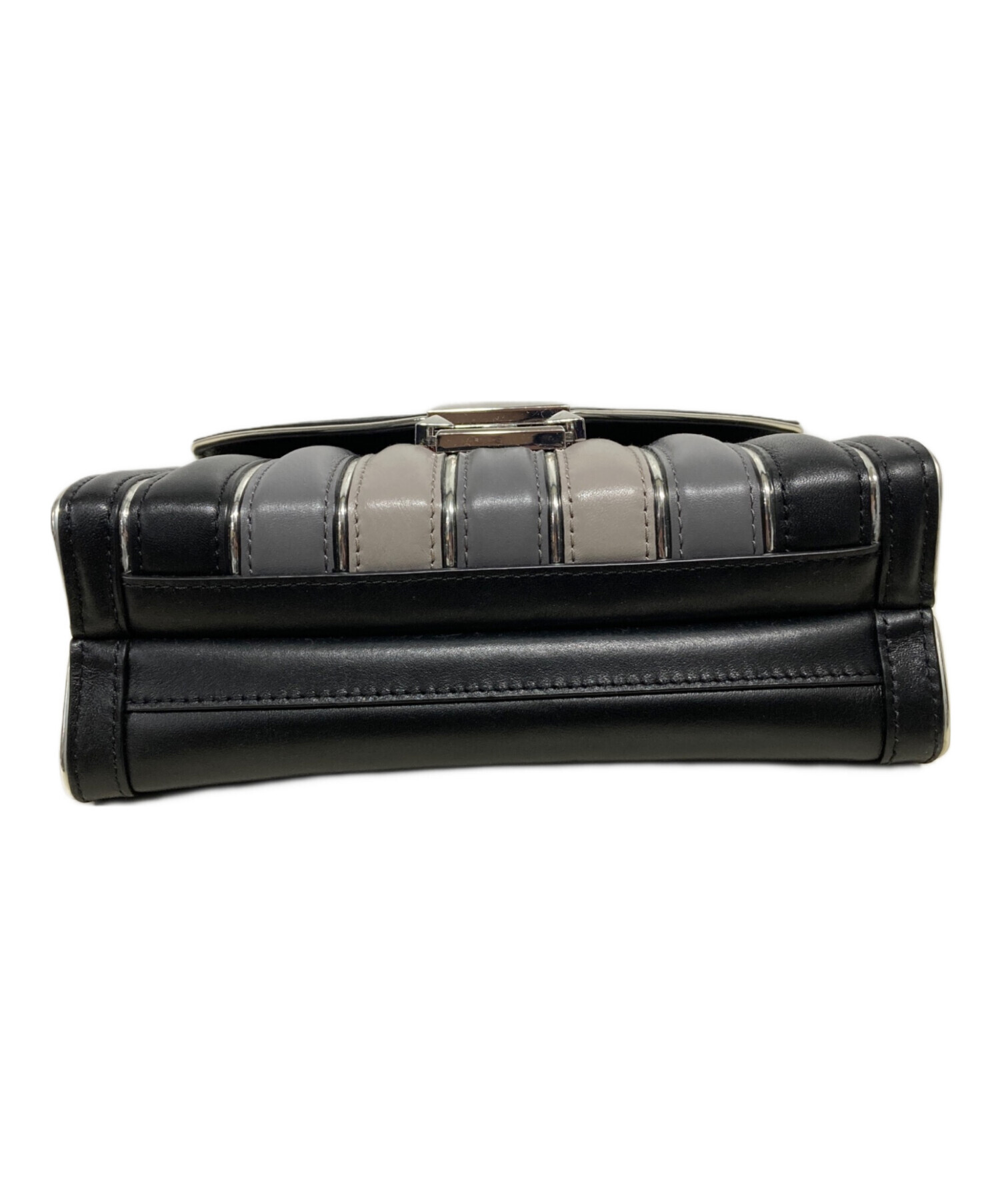 MICHAEL KORS チェーンウォレット ショルダーバッグ ブラック 未使用 中古・古着通販】MICHAEL KORS (マイケルコース) チェーンショルダー