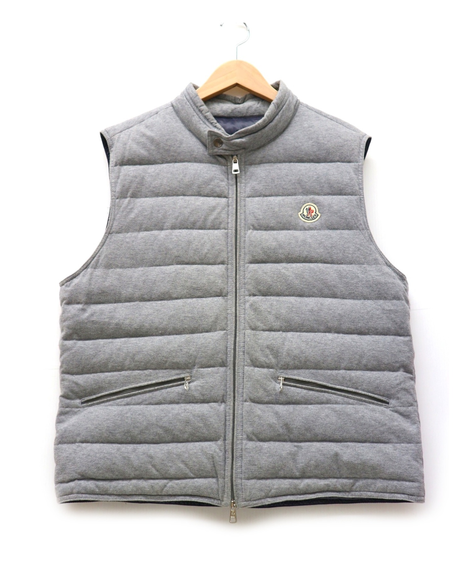 MONCLER チャコールグレー ダウンベスト 中古・古着通販】MONCLER (モンクレール) ダウンベスト グレー サイズ