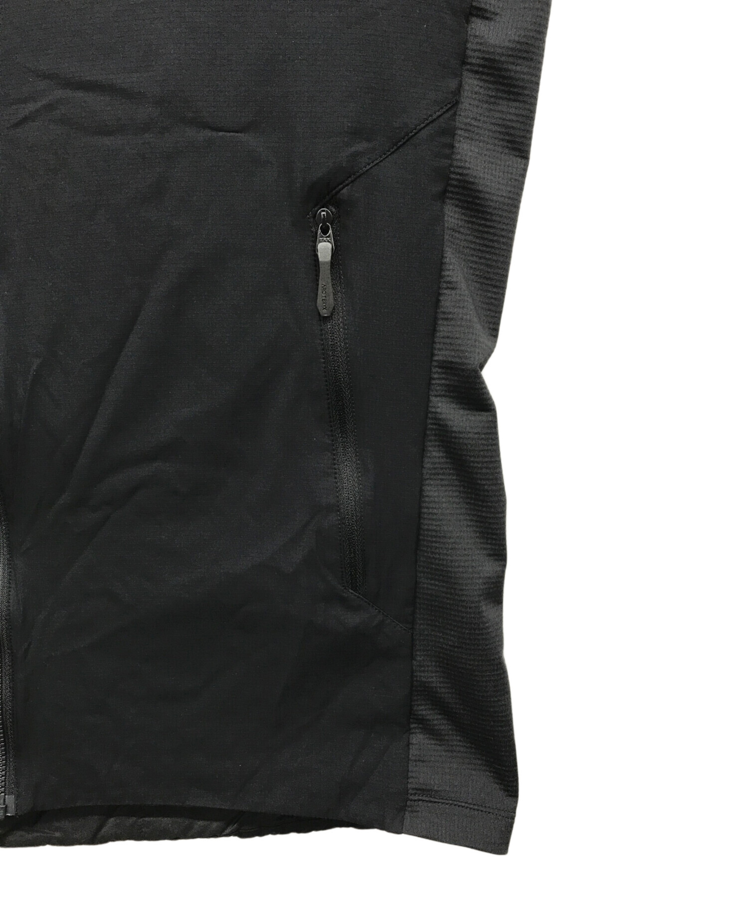 ARC`TERYX ベスト ブラック　L ARC'TERYX アークテリクス ARC'TERYX ATOM VEST ロゴ アトム