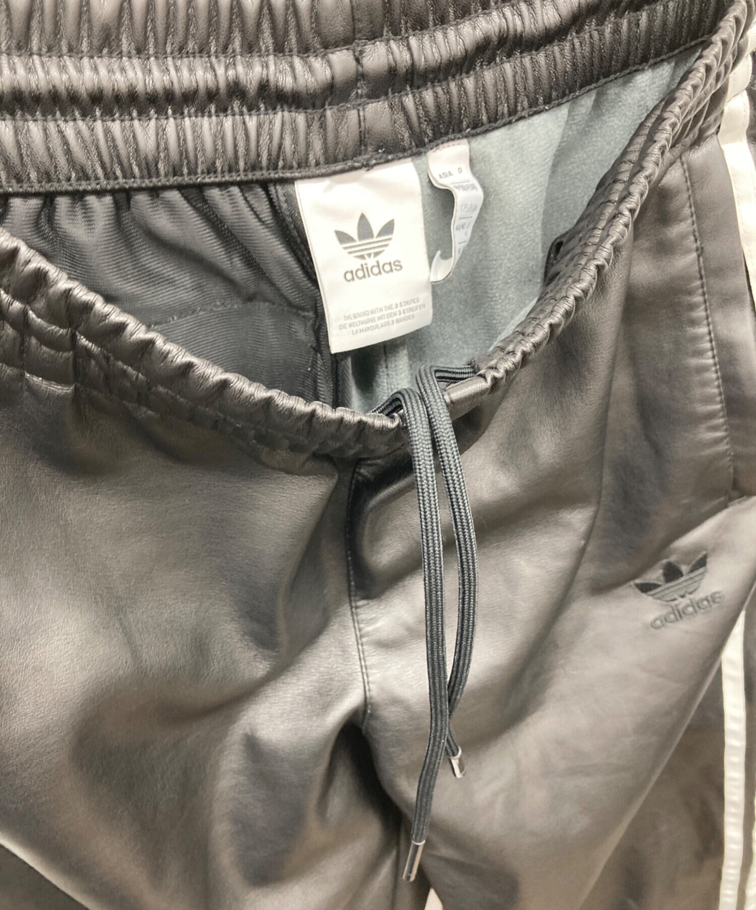 中古・古着通販】adidas (アディダス) フェイクレザートラックパンツ