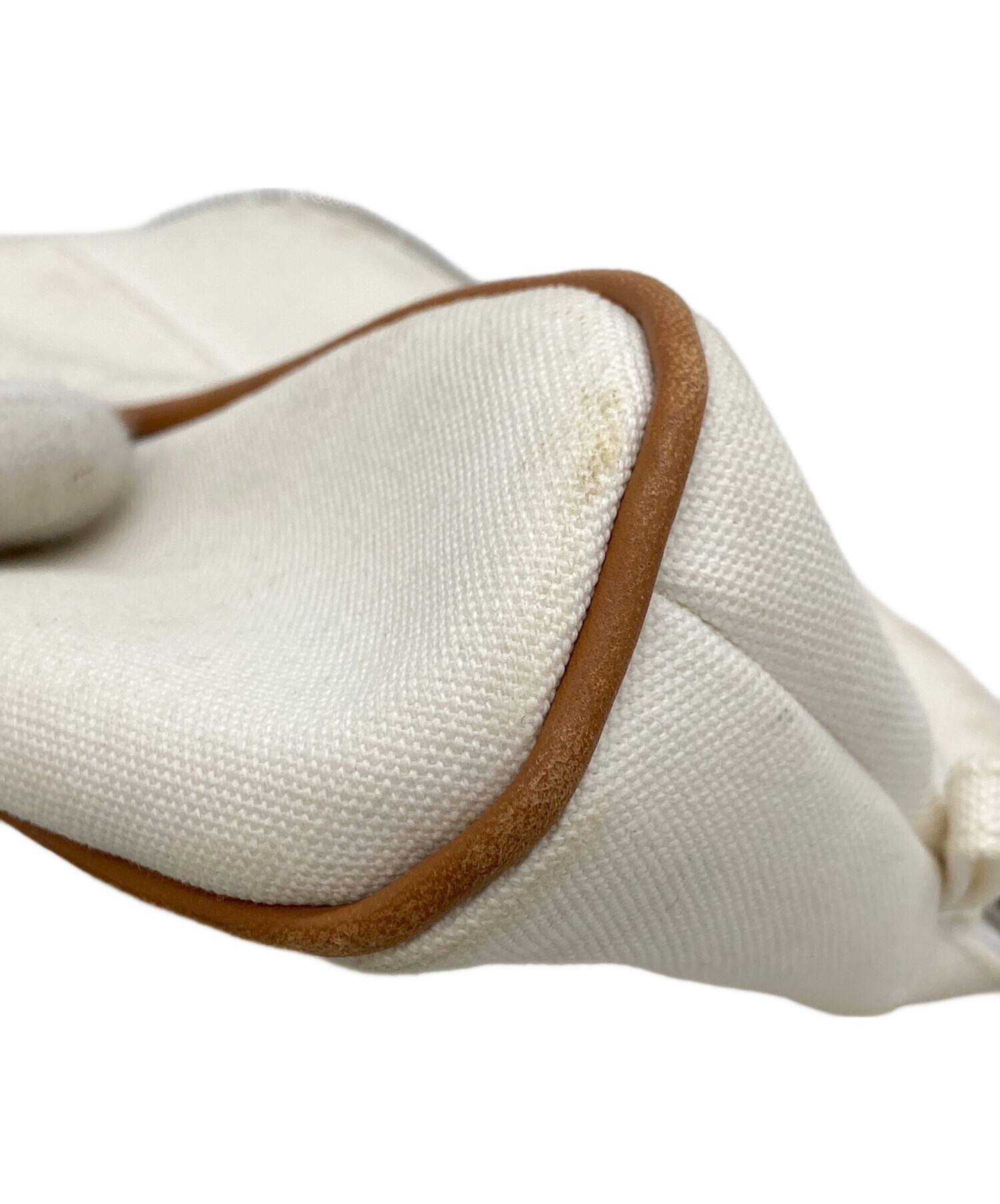 ジャズミンです 新品未使用 エルメス ボリードポーチアイボリー