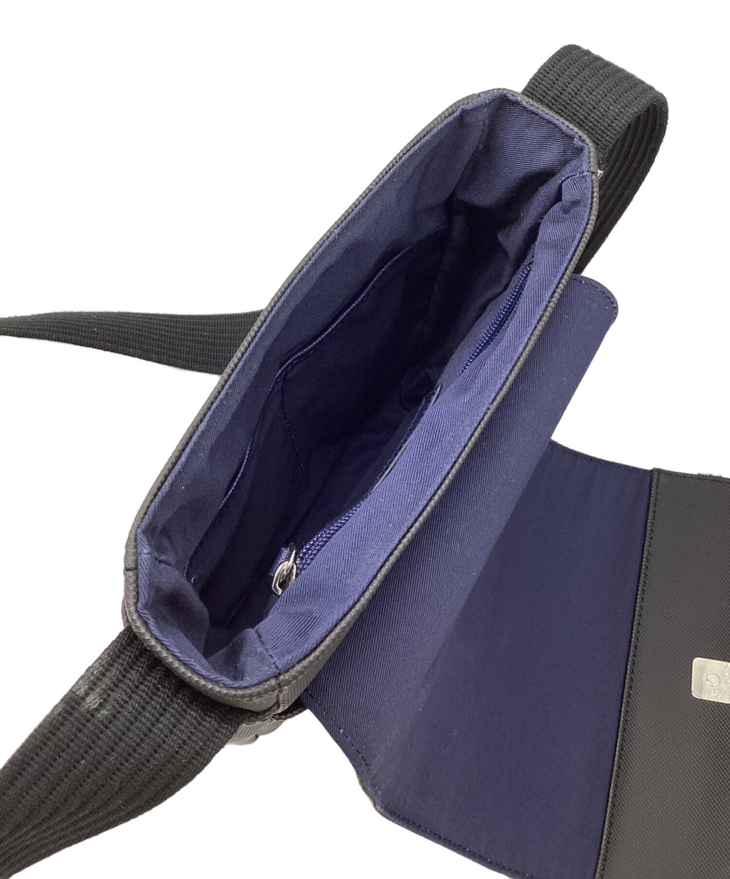 中古・古着通販】LACOSTE (ラコステ) スリムフラップサッチェルバッグ 