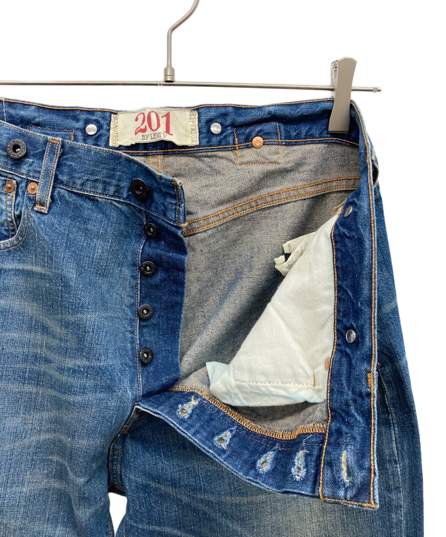 Levi's チノパン w34 トルコ製 サスペンダーボタン Levi's チノパン w34 トルコ製 サスペンダーボタン - メルカリ