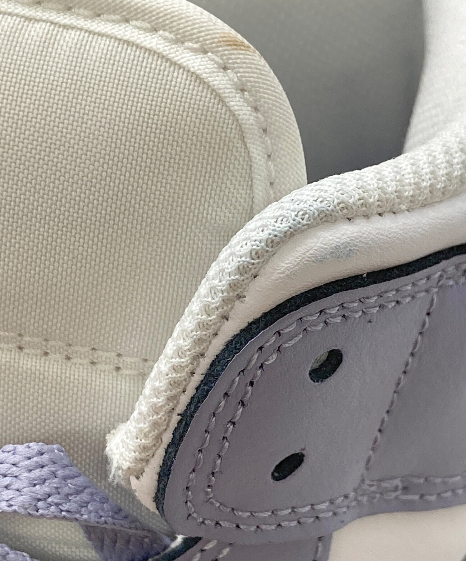 Nike Air Jordan 1 Mid ホワイト/ラベンダー NIKE公式】エア ジョーダン 1 MID ウィメンズシューズ