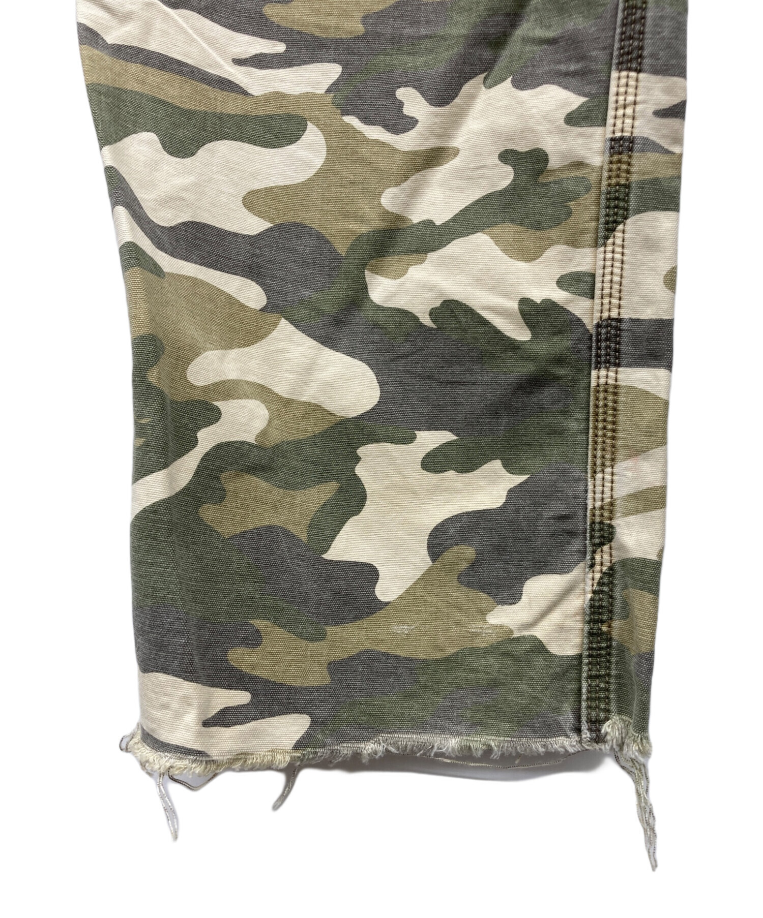 中古・古着通販】CarHartt (カーハート) カットオフカモ柄カーゴパンツ