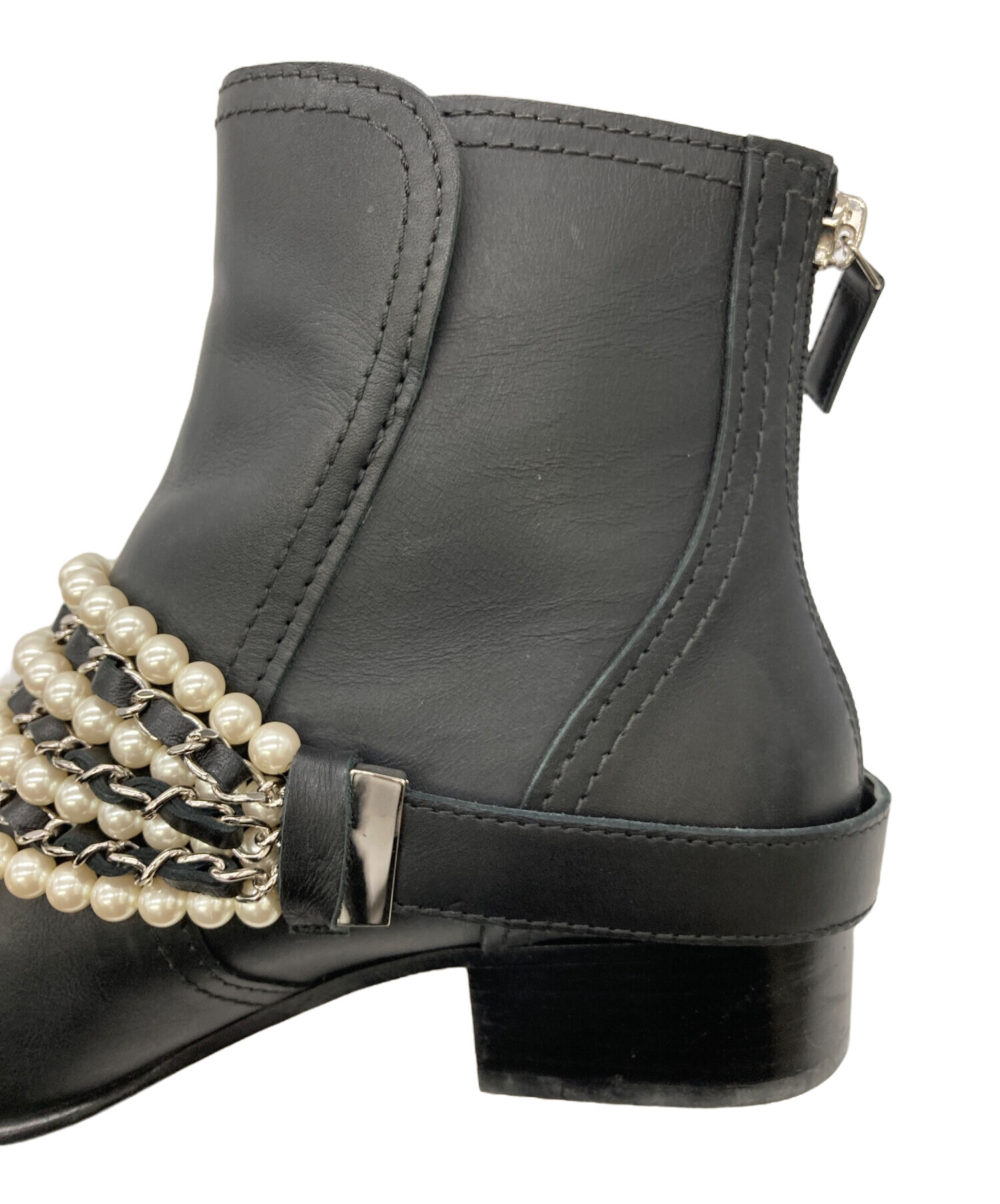 CHANEL ブラック ショートブーツ 40 中古・古着通販】CHANEL (シャネル) ショートブーツ ブラック サイズ