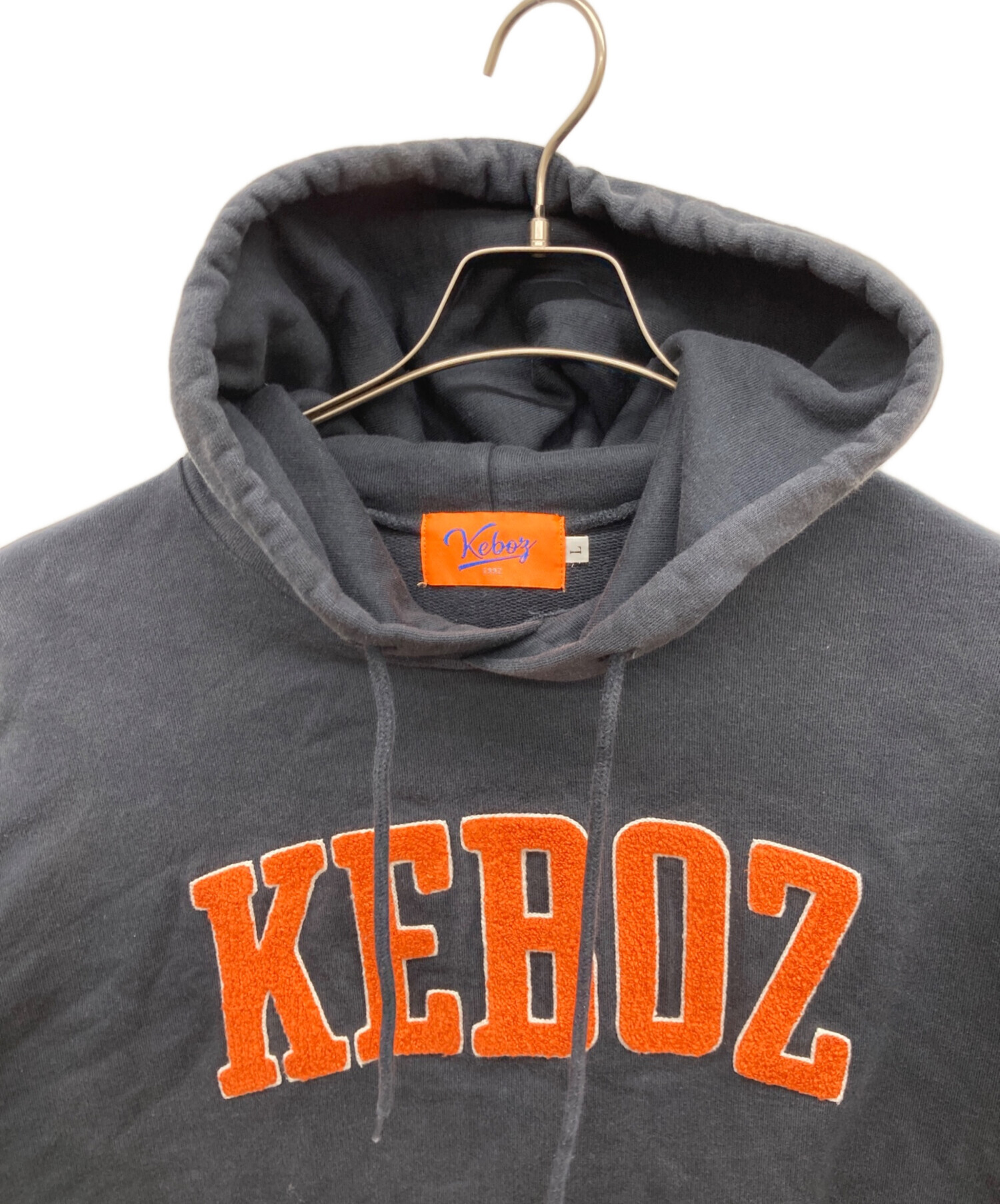 中古・古着通販】KEBOZ (ケボズ) フロントワッペンパーカー ネイビー 