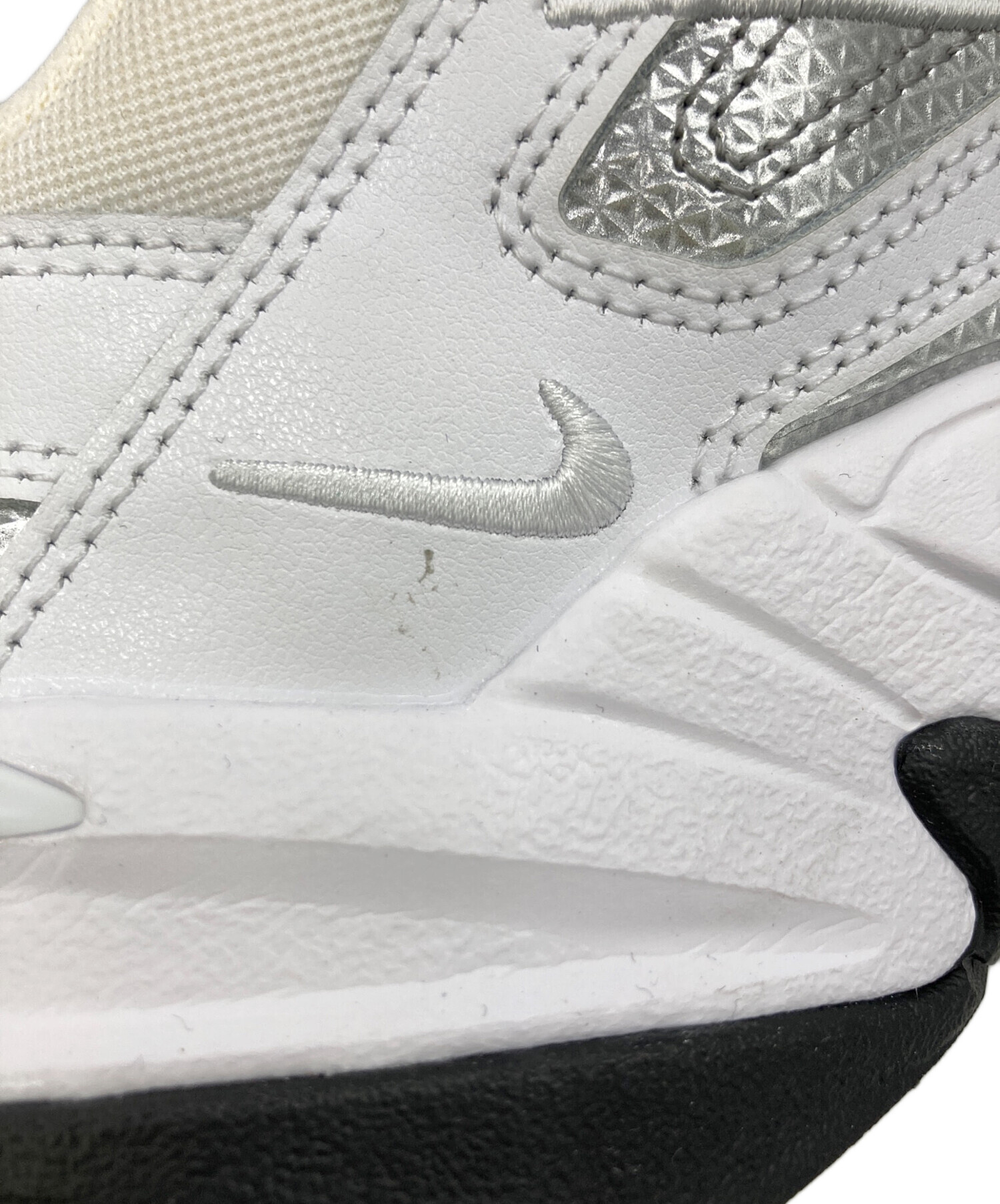 中古・古着通販】NIKE (ナイキ) M2K TEKNO ESSENTIAL ホワイト サイズ