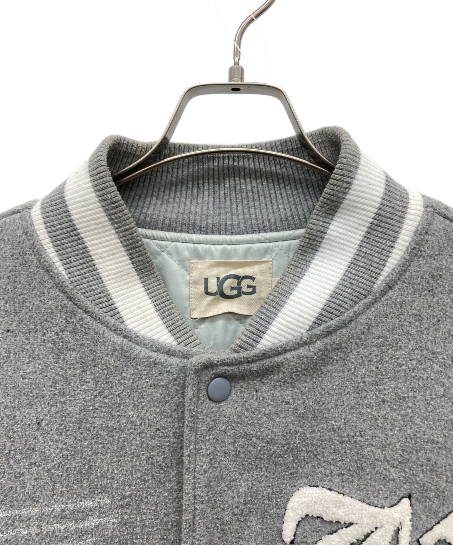 中古・古着通販】UGG (アグ) ワッペンスタジャン グレー サイズ:L