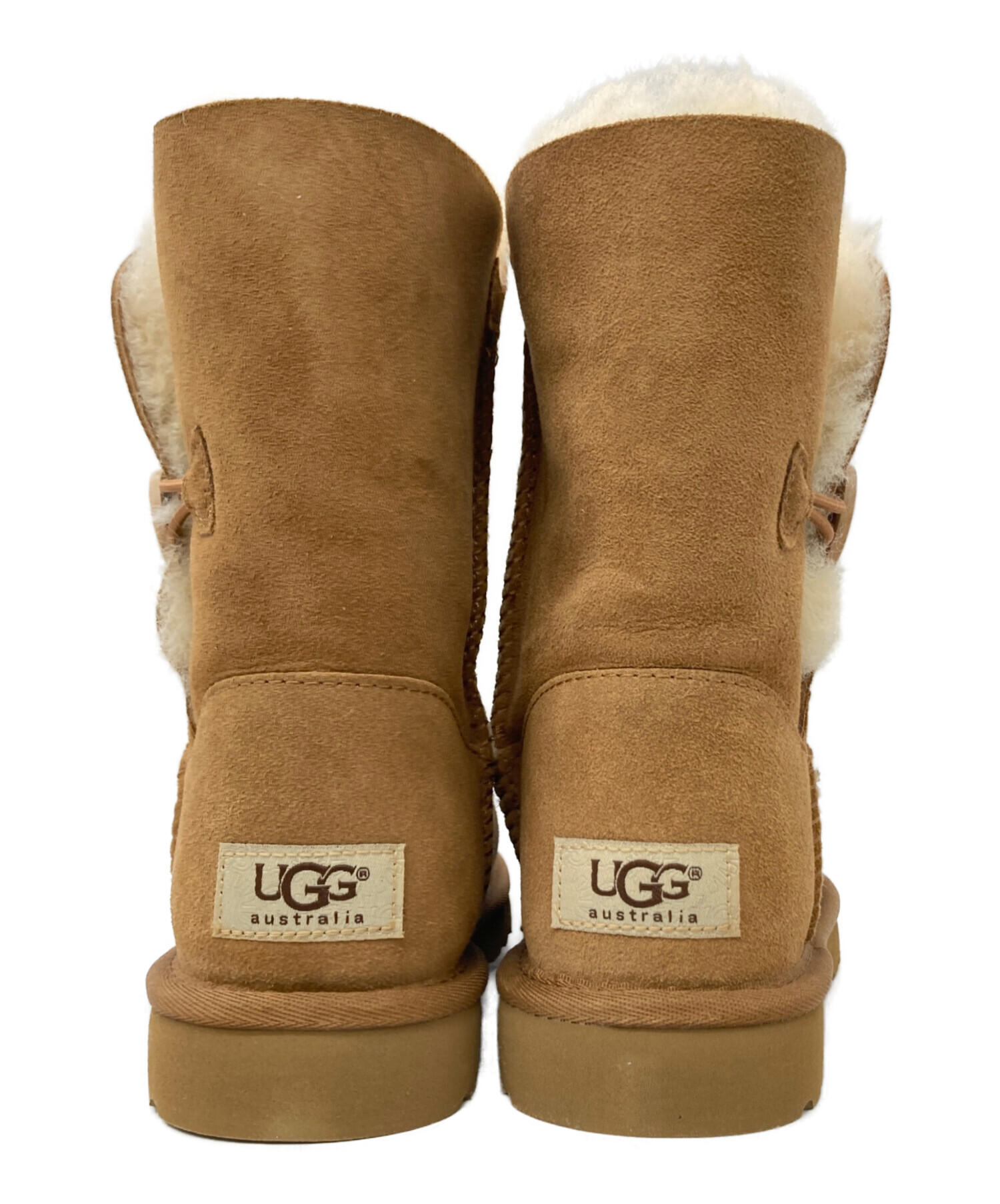 り*こ様 未使用✨23.0 アグ UGG ベイリーボタン トリプレット ムートン 中古・古着通販】UGG (アグ) ベイリーボタンムートンブーツ ブラウン