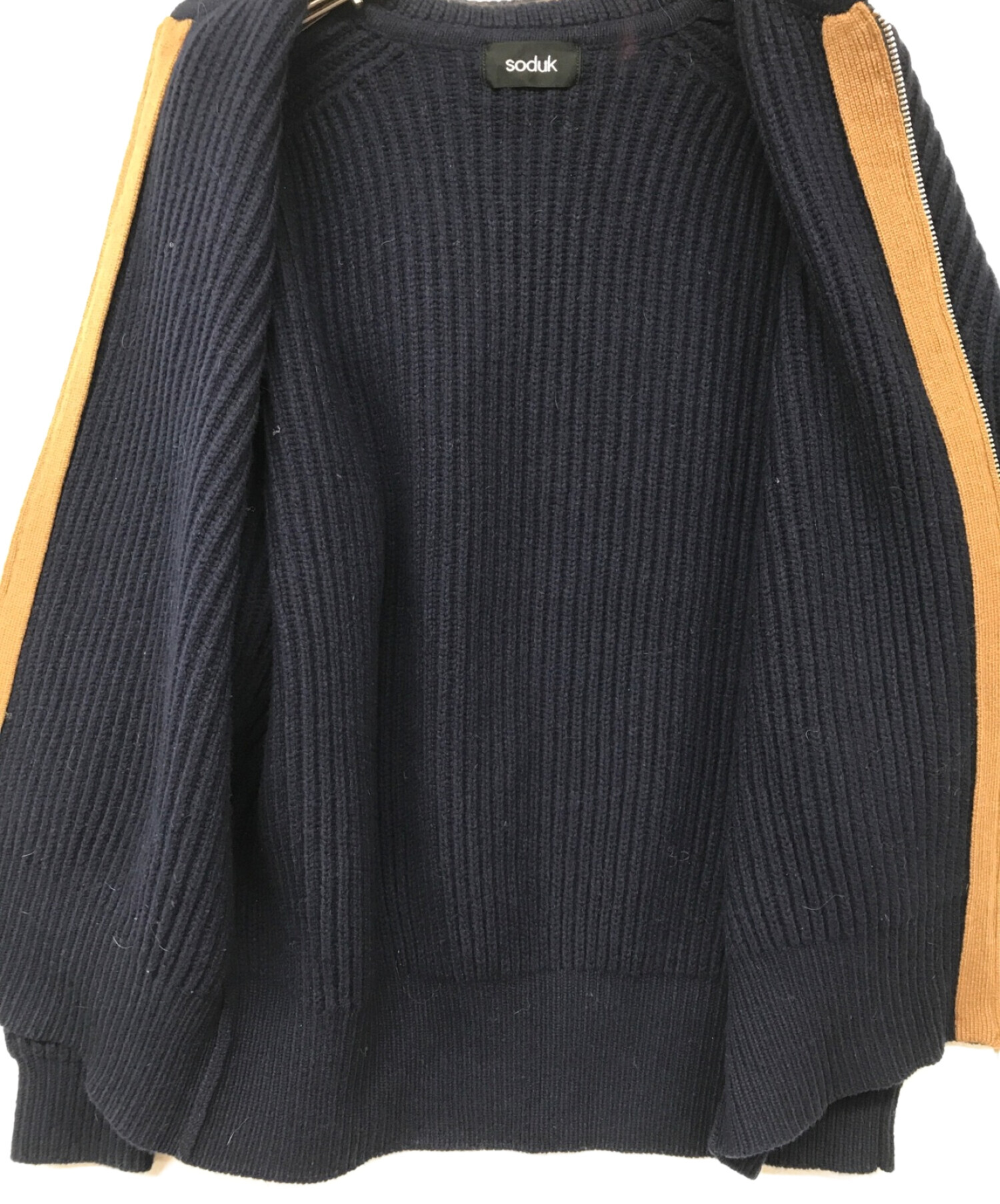中古・古着通販】soduk (スドーク) asymmetry zip-up cardigan 中古・古着通販】soduk (スドーク) asymmetry zip-up cardigan
