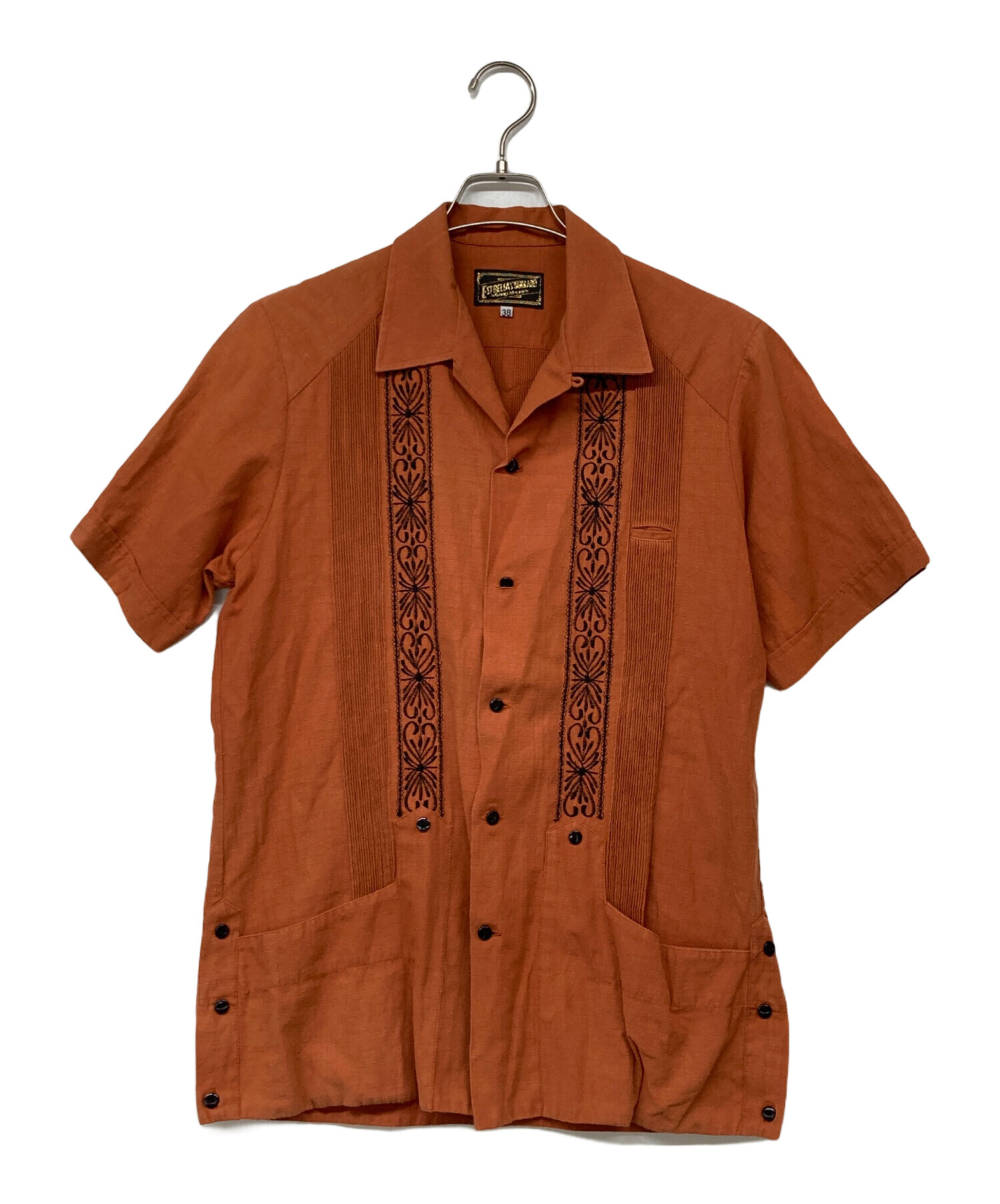エストレヤスタンダードのキューバシャツ クラシッククロージングとの