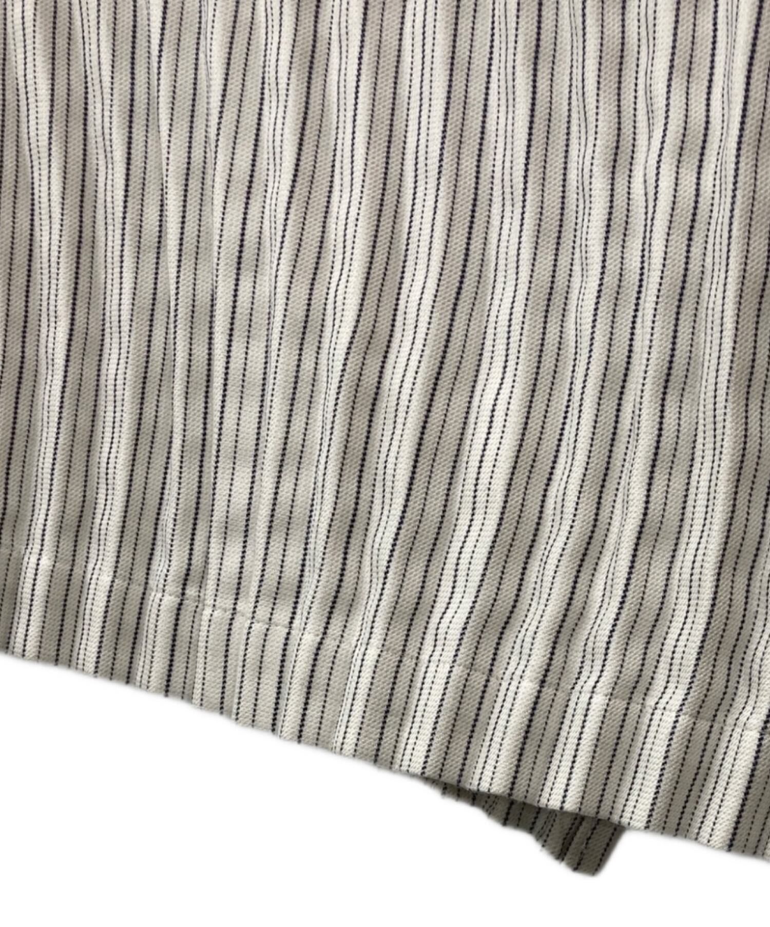 美品 ISSEY MIYAKE イッセイミヤケ 21SS プリーツ Vネック 中古・古着通販】ISSEY MIYAKE (イッセイミヤケ) ストライププリーツ V