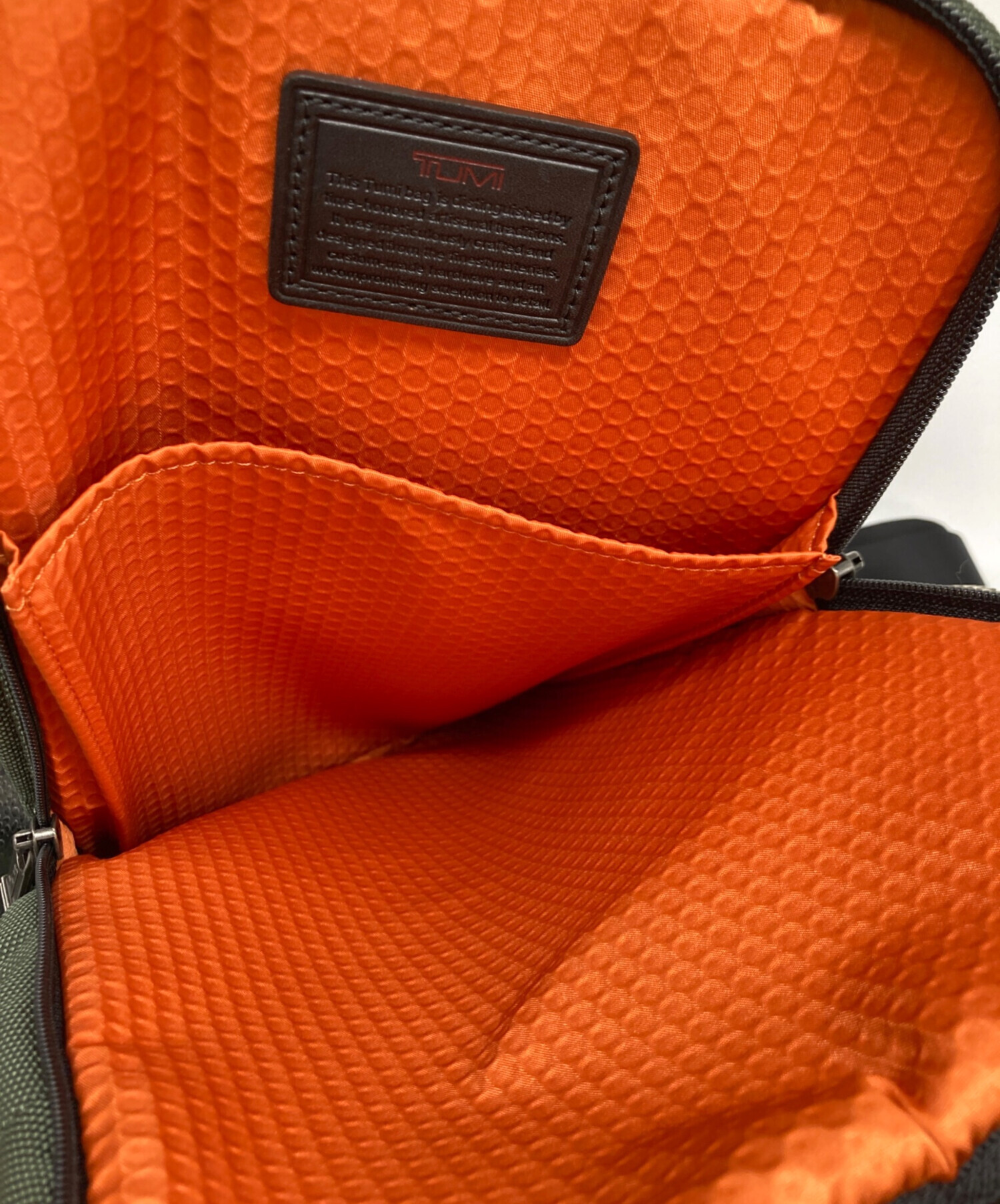 中古・古着通販】TUMI (トゥミ) スリング ボディバッグ グリーン