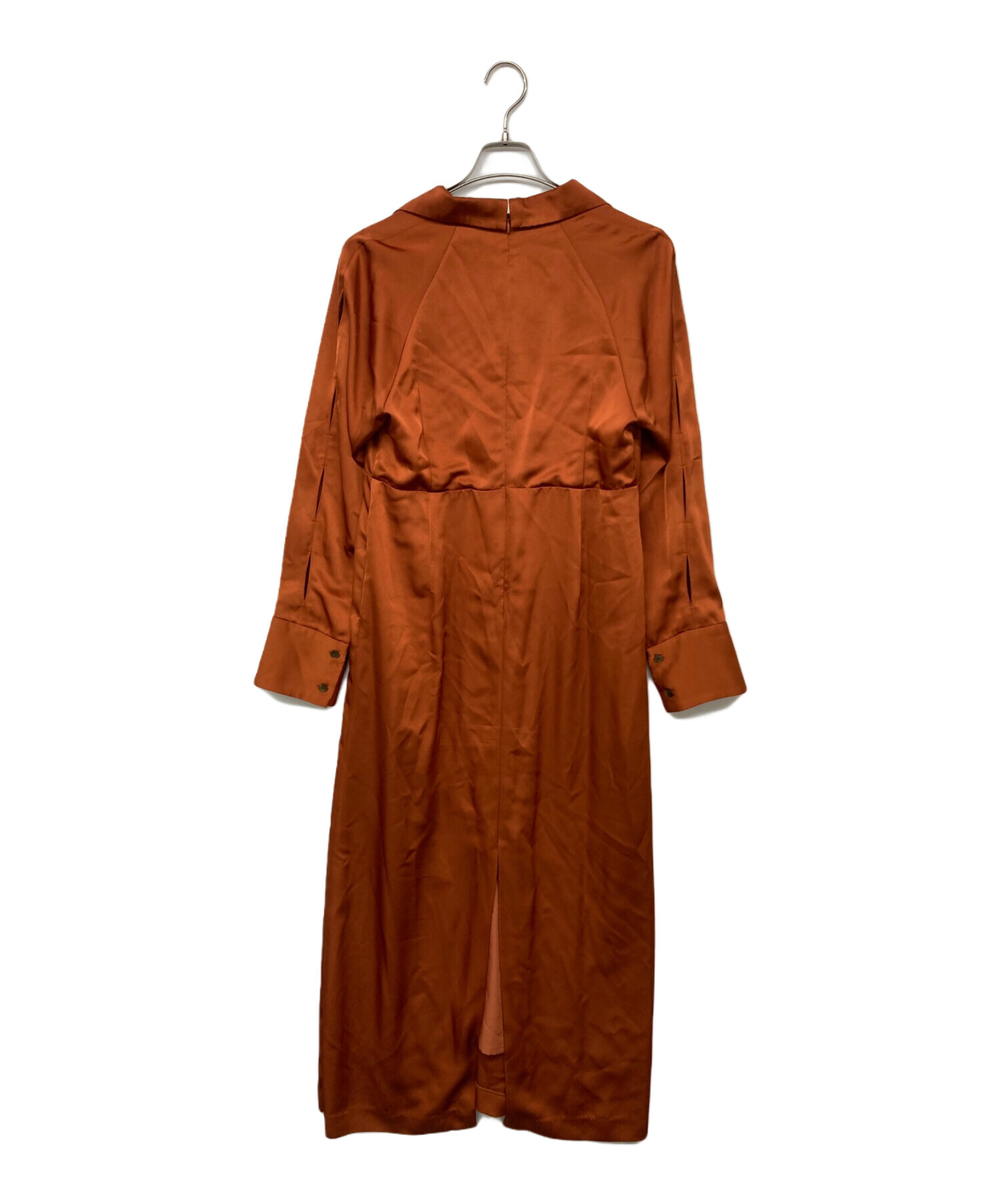 中古・古着通販】CLANE (クラネ) SLIT HOLE SLEEVE SATIN ONEPIECE 