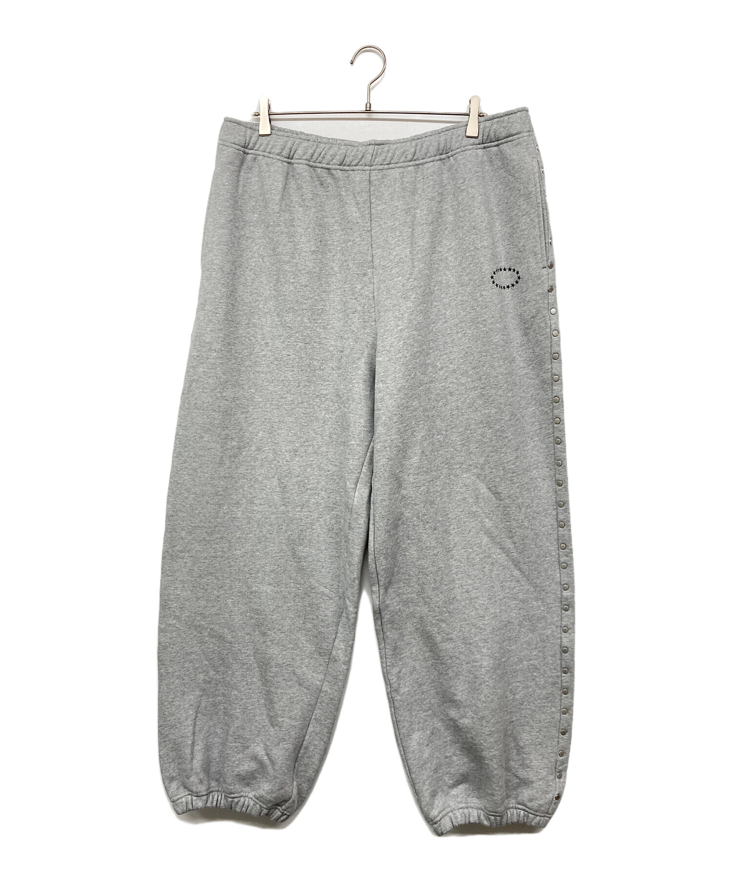 afbスウェットパンツ　グレー 中古・古着通販】AFB (エーエフビー) STUDDED BIG SWEAT PANTS