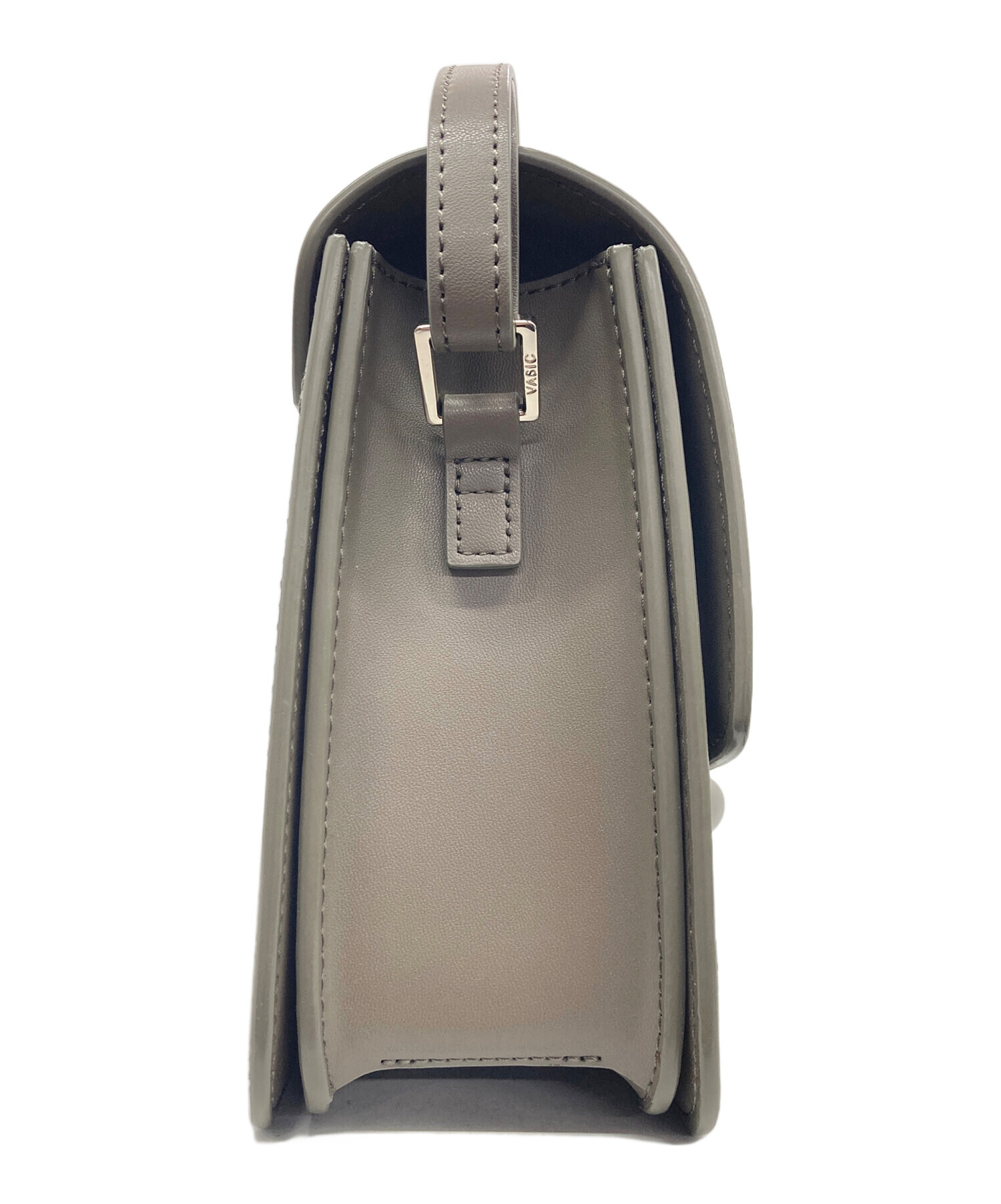【値下げ】vasic city ショルダーバッグ　グレージュ 中古・古着通販】VASIC (ヴァジック) ショルダーバッグ グレージュ