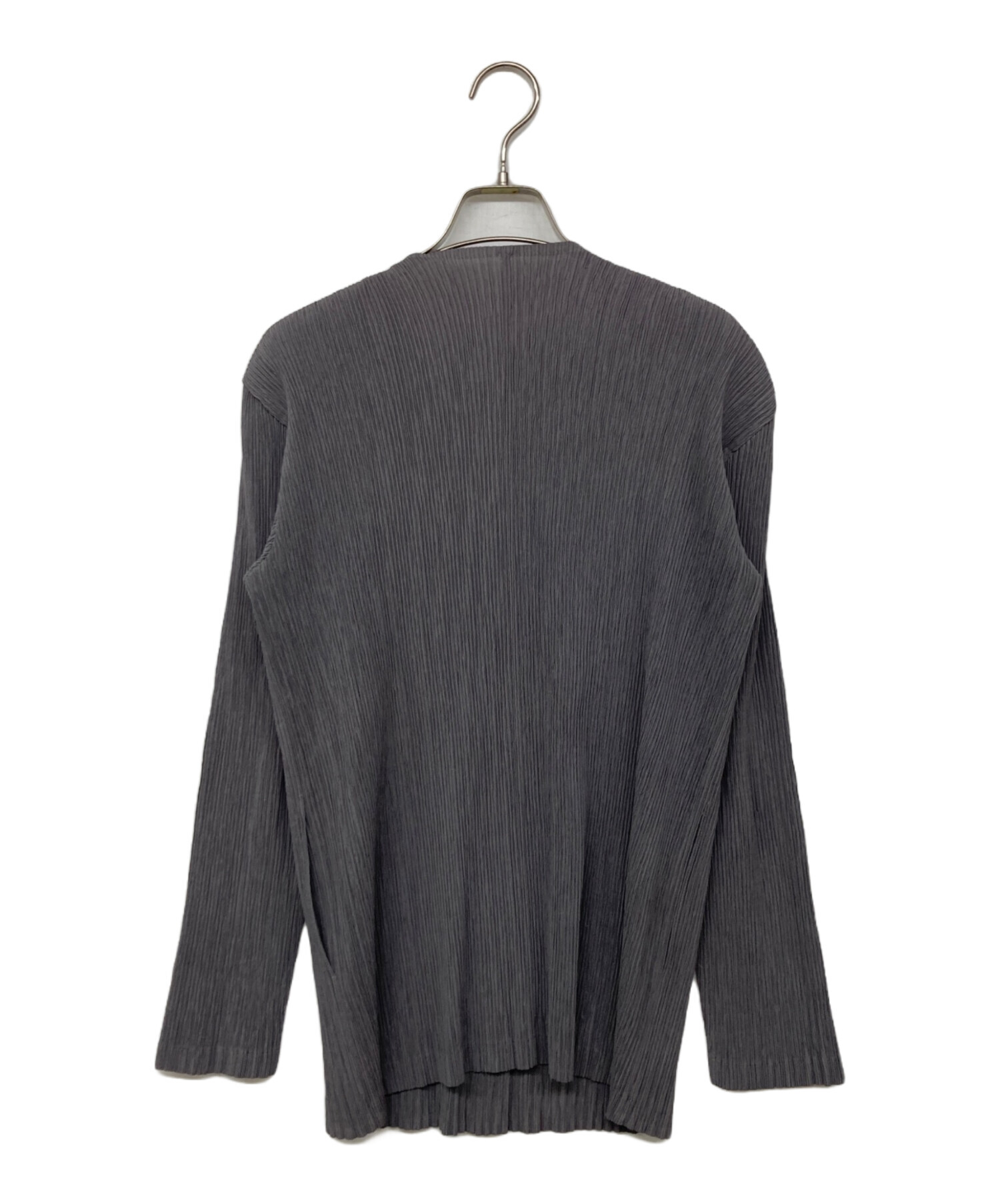 現行品 me イッセイミヤケ プリーツ カーディガン グレー 中古・古着通販】ISSEY MIYAKE (イッセイミヤケ) プリーツカーディガン