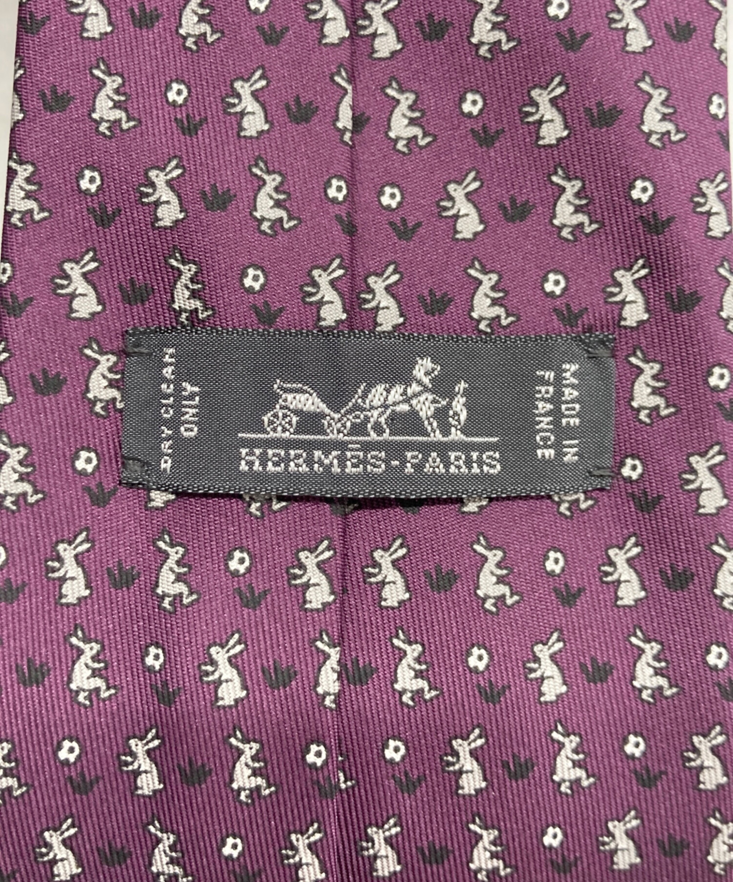 中古・古着通販】HERMES (エルメス) ウサギ サッカー 柄 ネクタイ