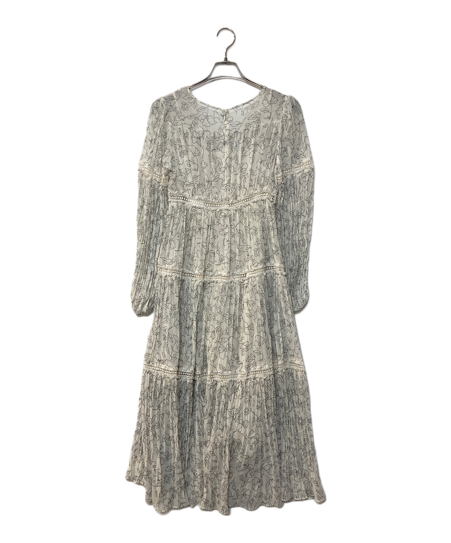 美品herlipto Monotone FloralPleated Dress Herlipto Monotone Floral Pleated dress 【公式通販】