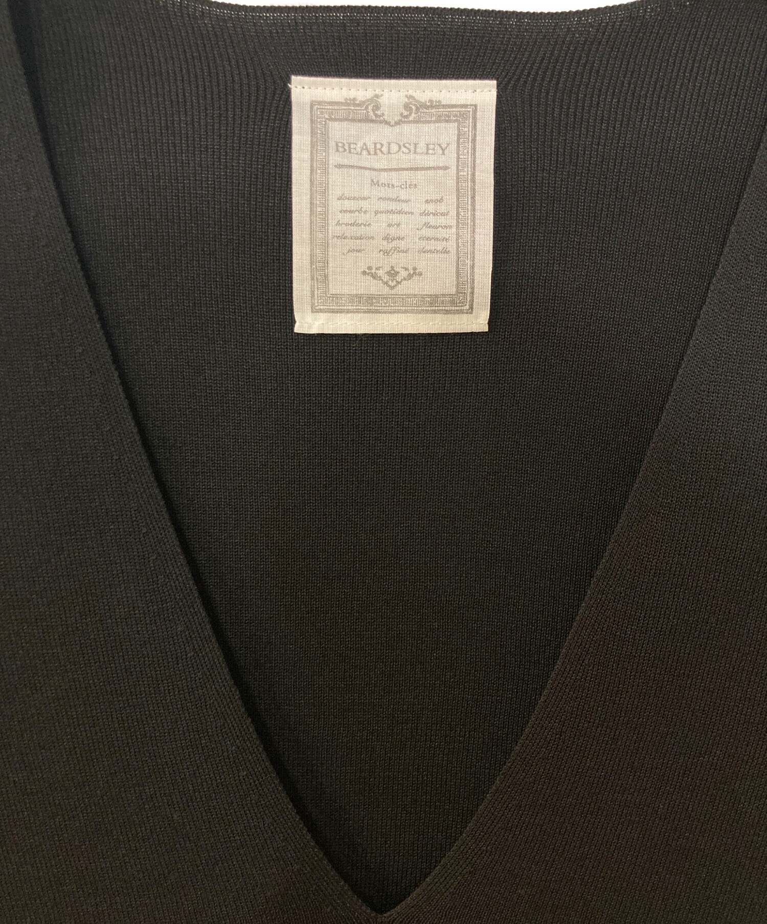 中古・古着通販】BEARDSLEY (ビアズリー) コットン スリット ロング V 中古・古着通販】BEARDSLEY (ビアズリー) コットン スリット ロング V