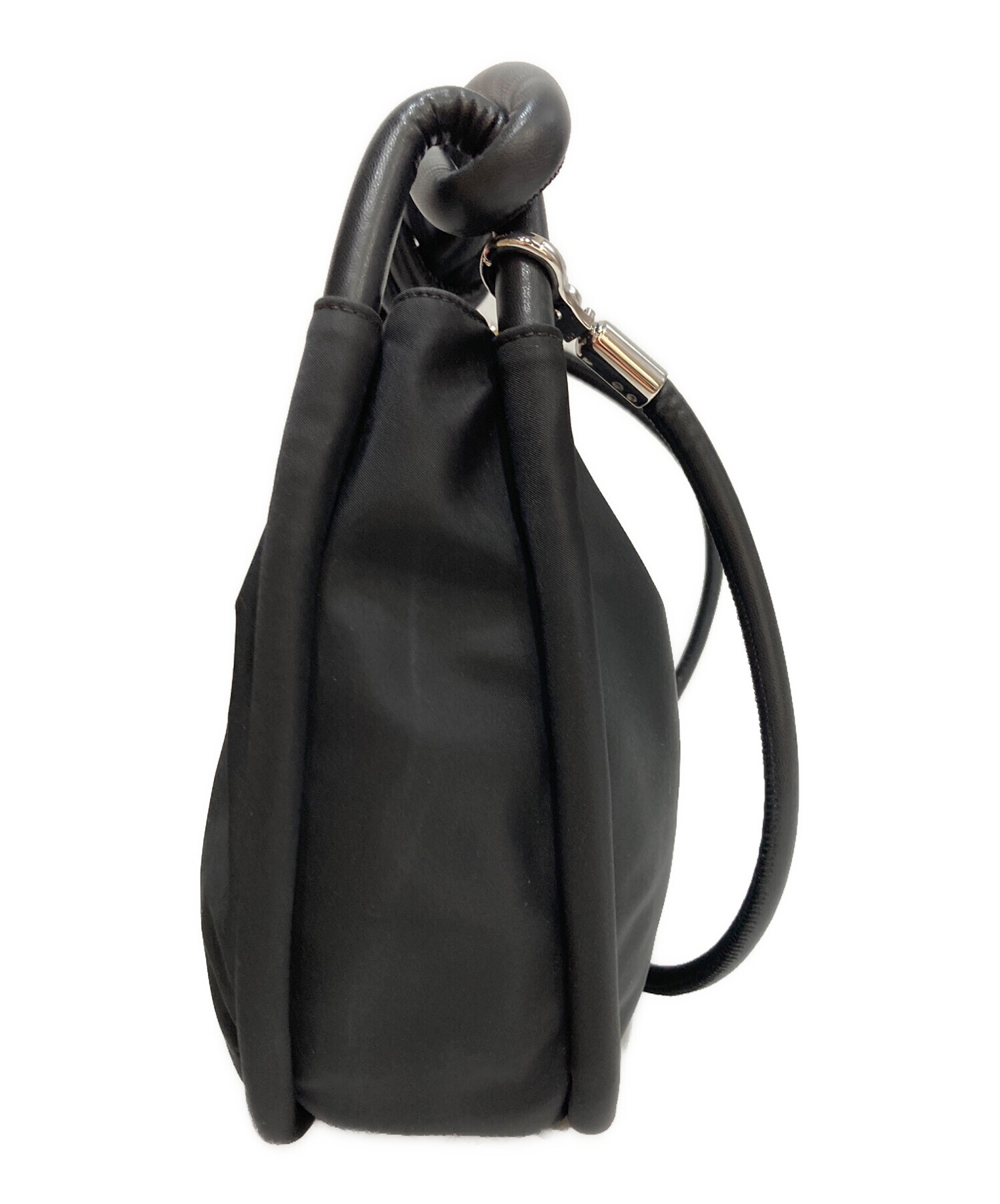 GANNI ガニー ハンドバッグ Knot Baguetteブラック 中古・古着通販】GANNI (ガニー) KNOT BAGUETTE ハンドバッグ ブラック