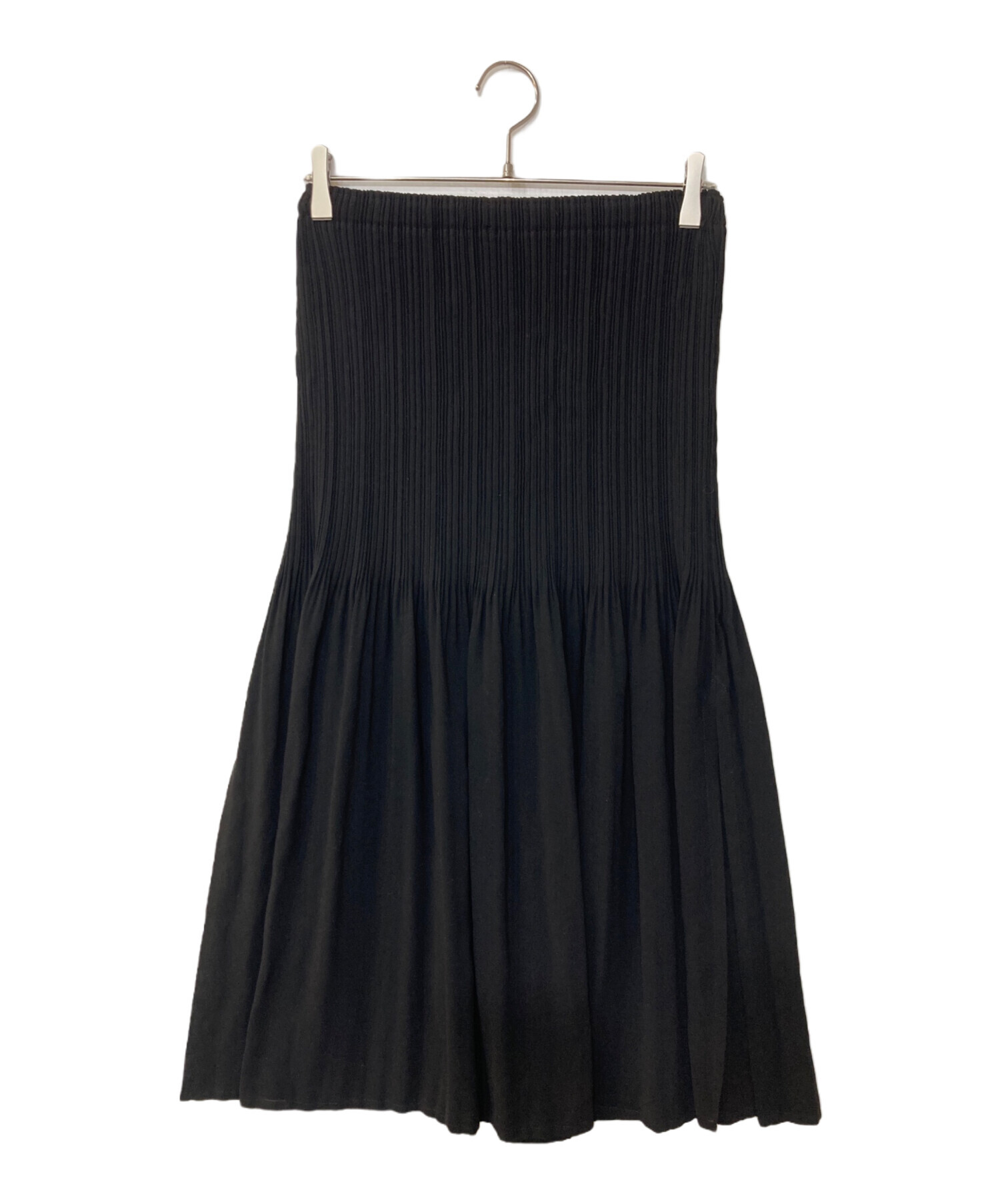 ISSEY MIYAKE　FETE プリーツボリュームジャケット　ブラック FLAT BLACK Jacket Black – ISSEY MIYAKE EU
