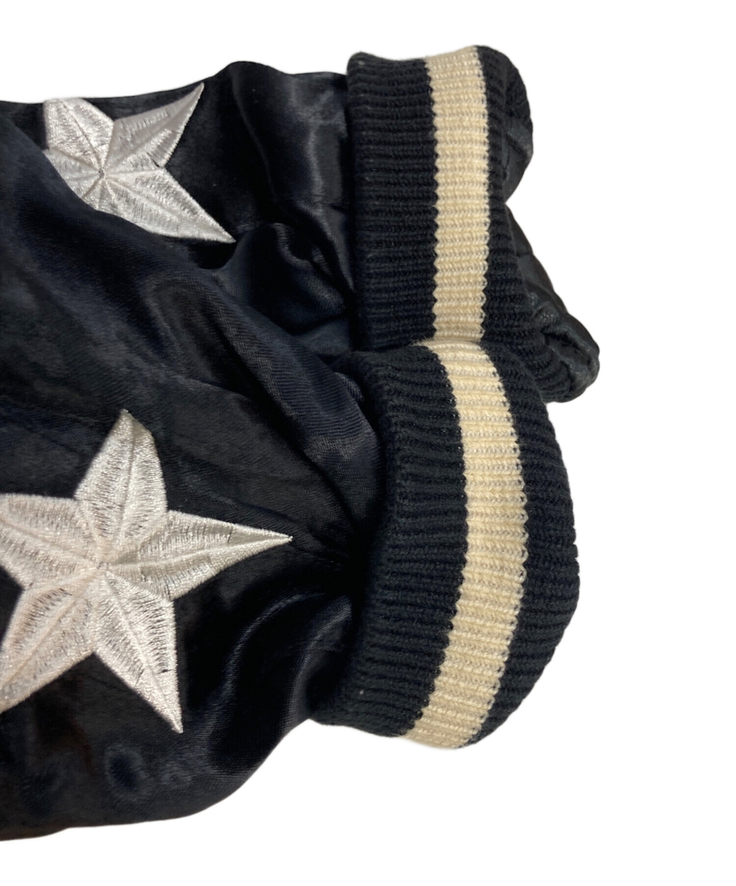 専用　　Schott スカル刺繍 ブラックサテンジャケット M 中古・古着通販】Schott (ショット) スター刺繍サテンスカジャン