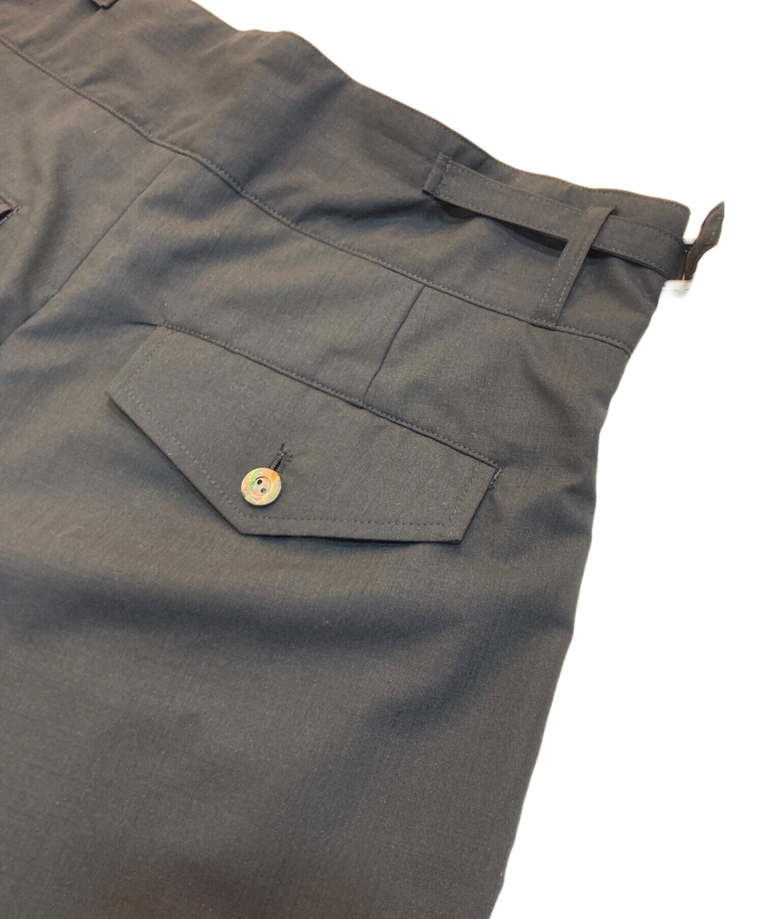 中古・古着通販】IRENISA (イレニサ) TWO TUCKS WIDE SHORTS