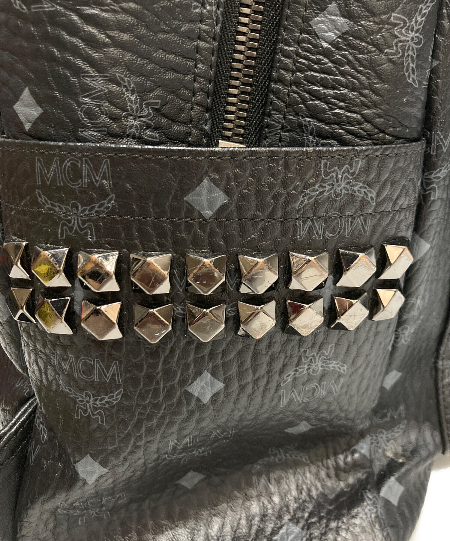 中古・古着通販】MCM (エムシーエム) Stark サイドスタッズ バック
