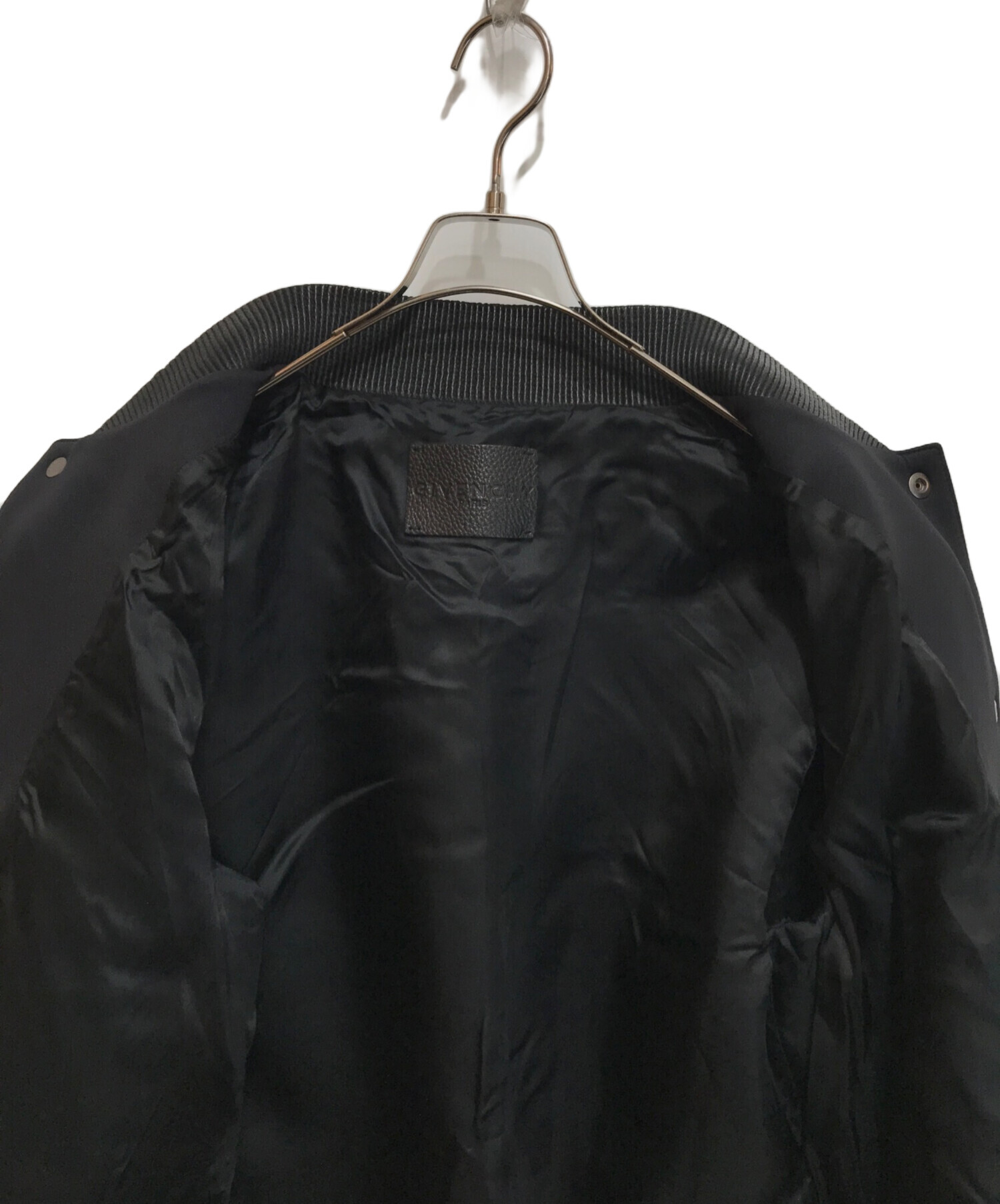 【極美品】GIVENCHY ジバンシィ エンボスロゴ ボンバージャケット 中古・古着通販】GIVENCHY (ジバンシィ) エンボスロゴ ボンバー