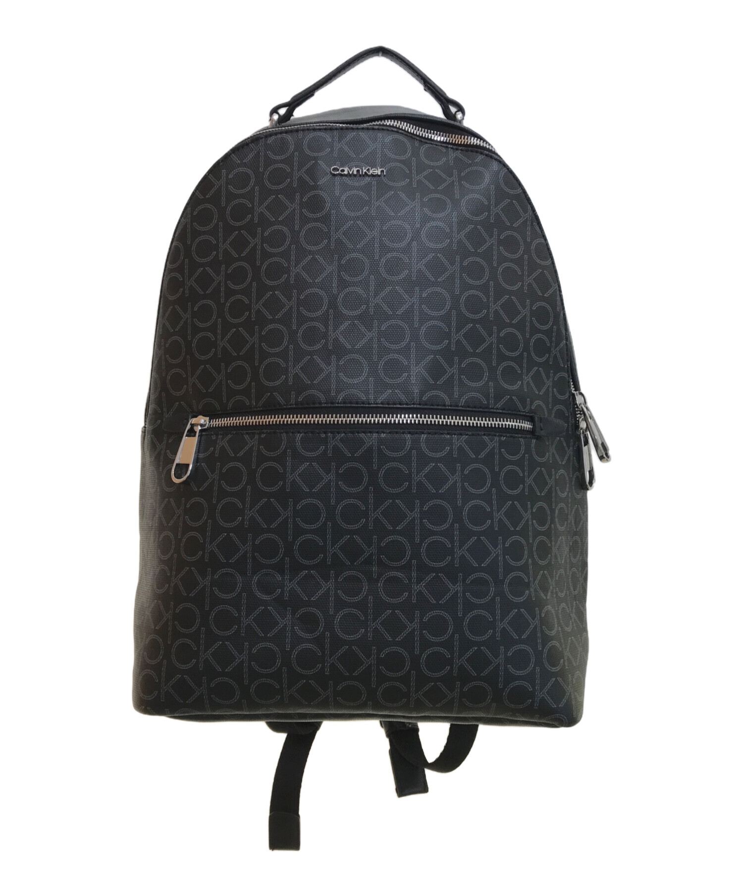 カルバンクライン ミニマリズム ラウンド バックパック Calvin Klein（カルバン・クライン）の「ミニマリズム ラウンド バック