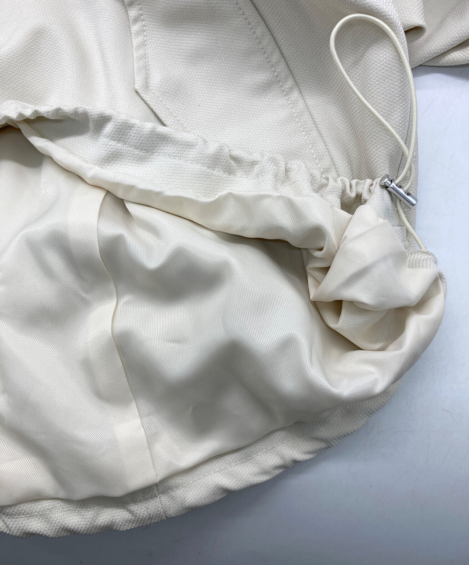 ほぼ新品❗️ADAM ET ROPE アイボリー　ジッパー付き フレアジャケット ほぼ新品❗️ADAM ET ROPE アイボリー ジッパー付き フレアジャケット