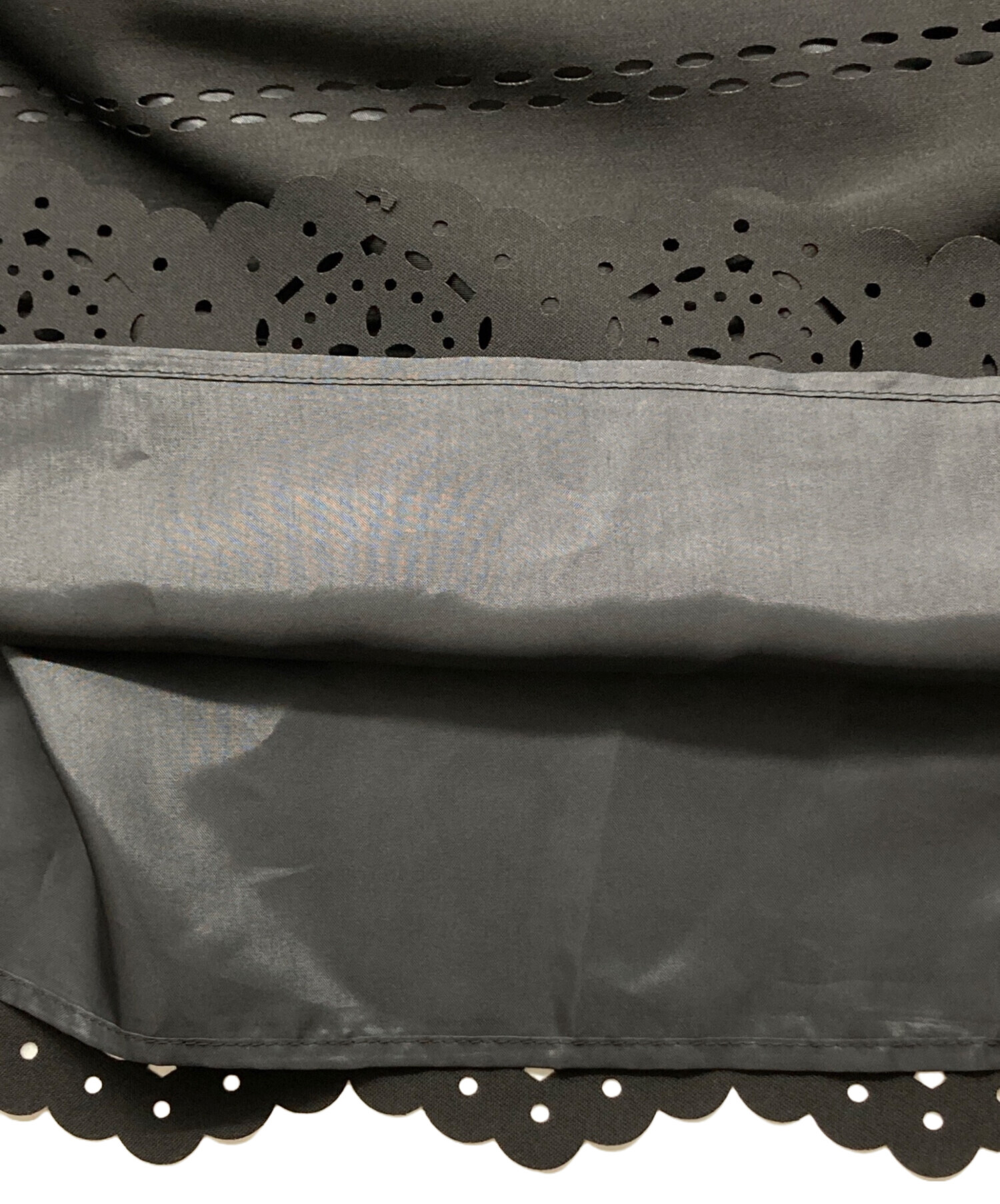 中古・古着通販】TO BE CHIC (トゥービーシック) タフタヘムドット